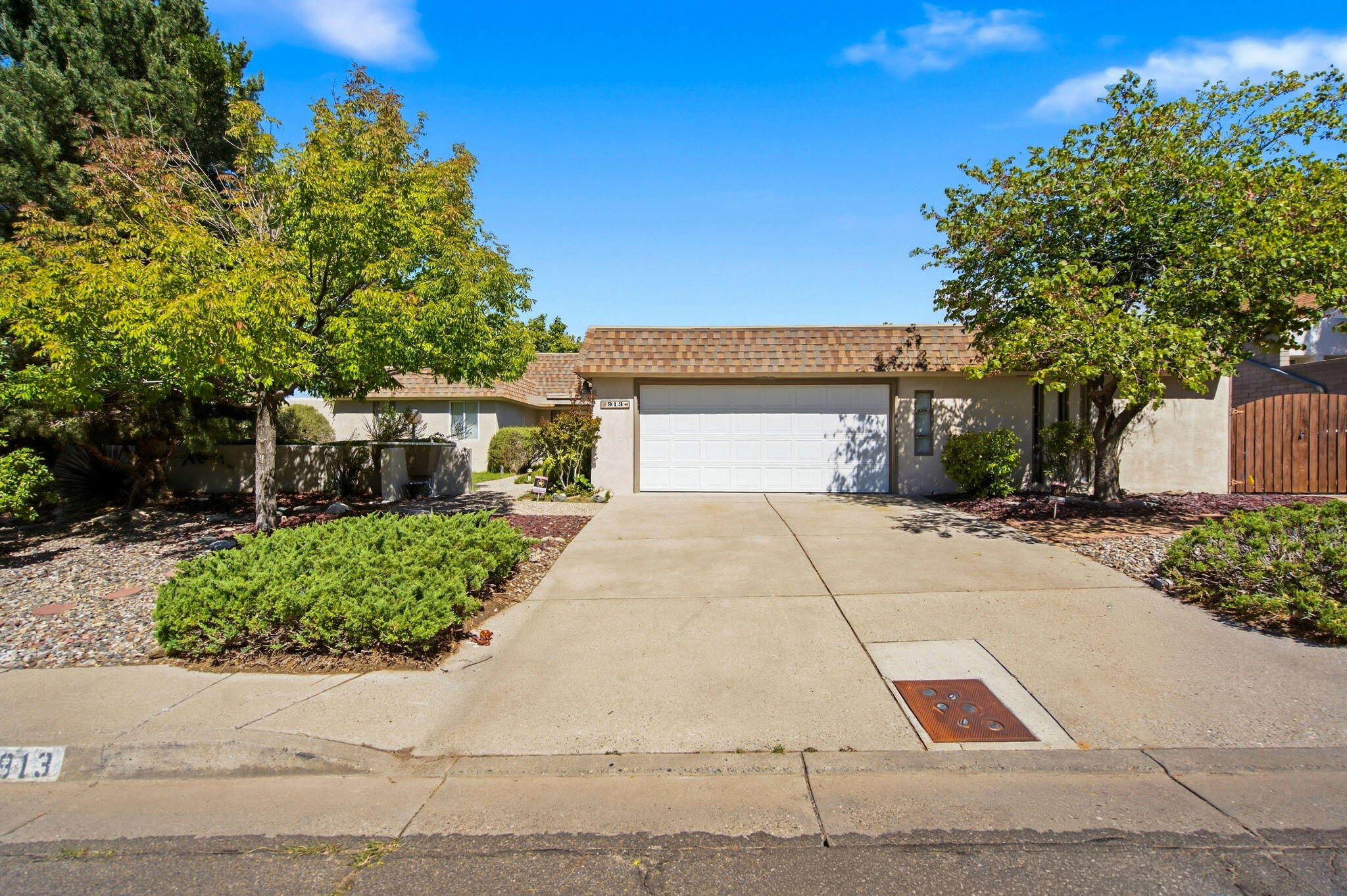 913 Santa Ana Avenue SE