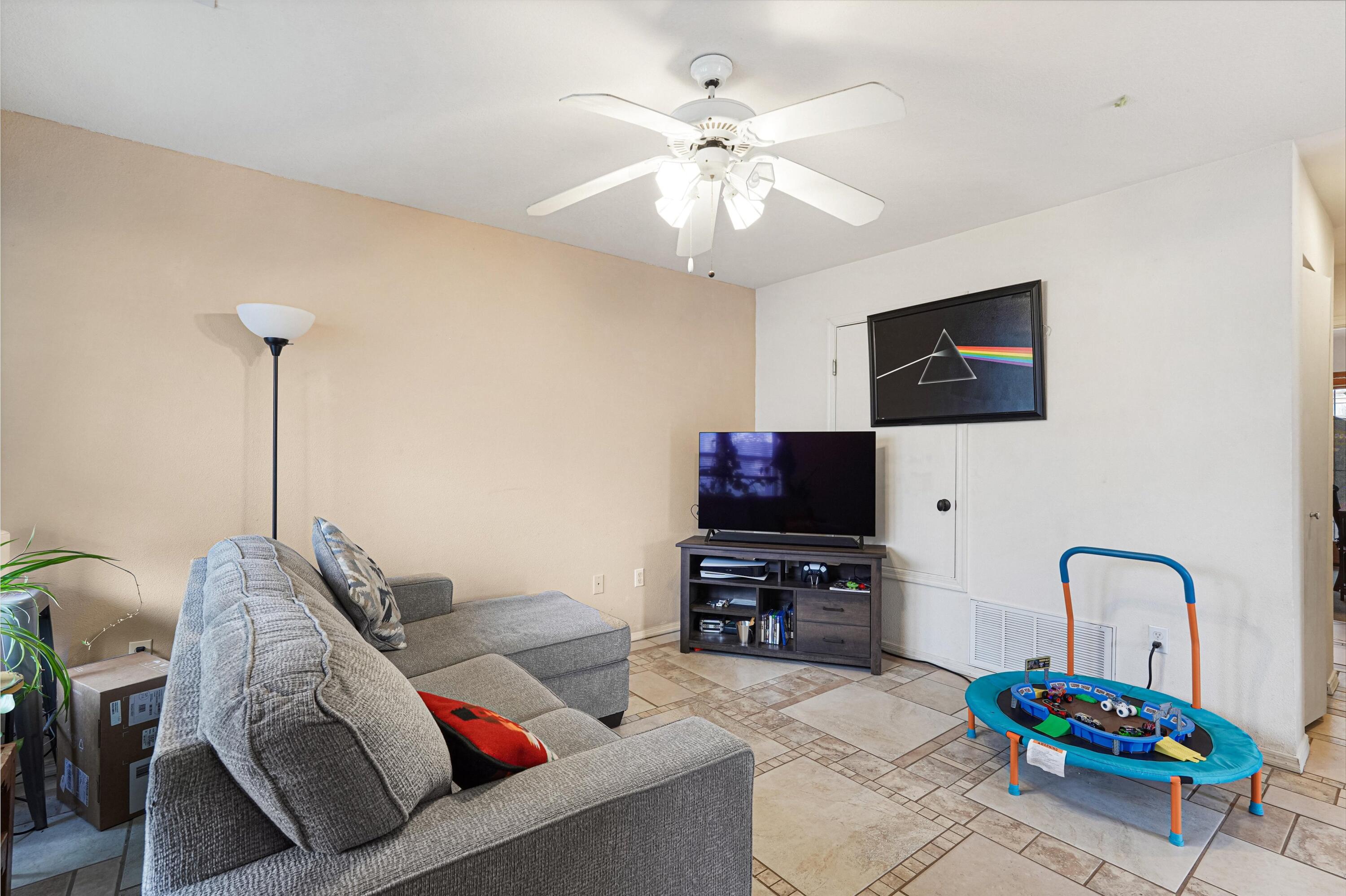 Photo 14 — 15B N B Sierra Place # B