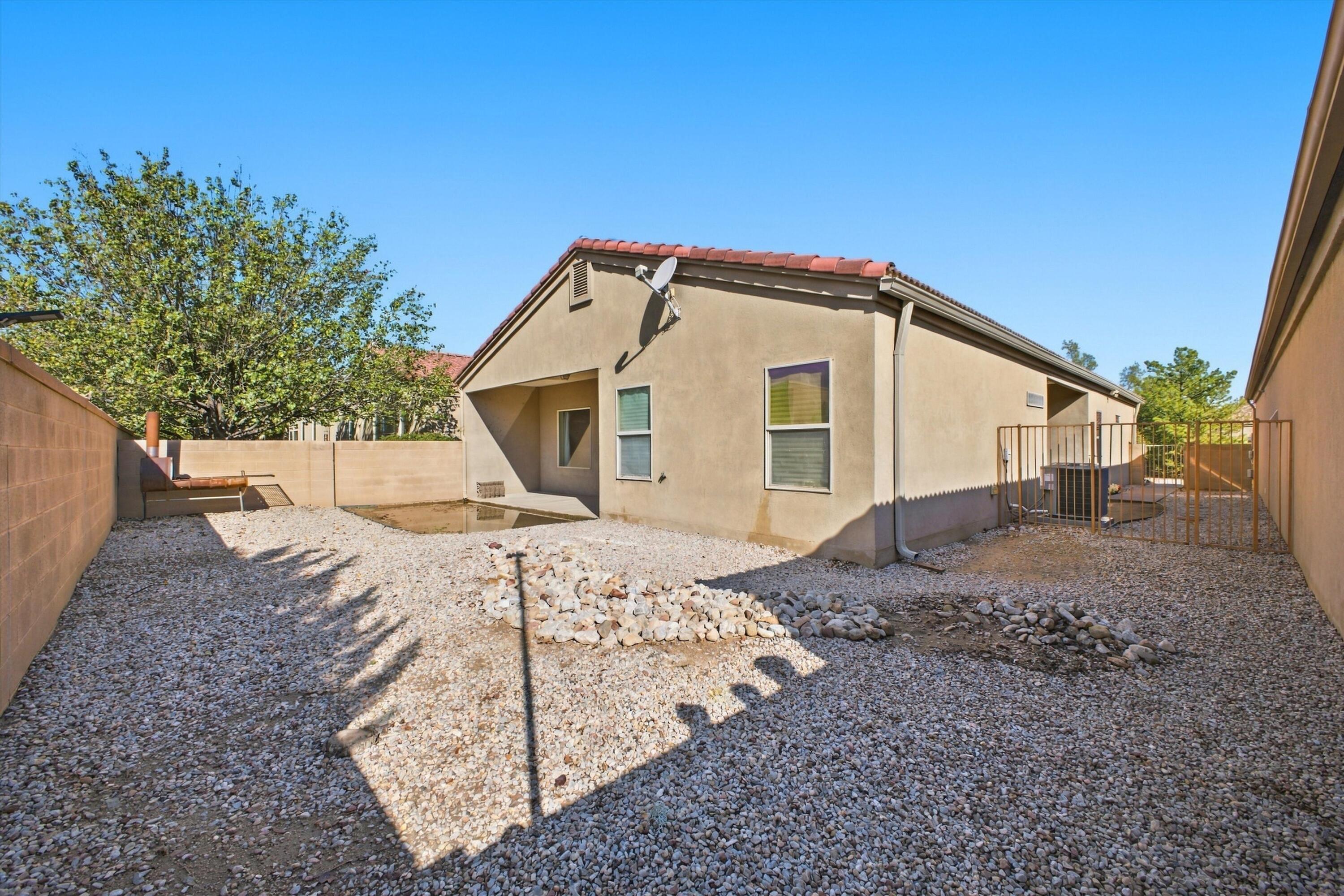 Photo 2 — 5424 Blue Jay Lane NW