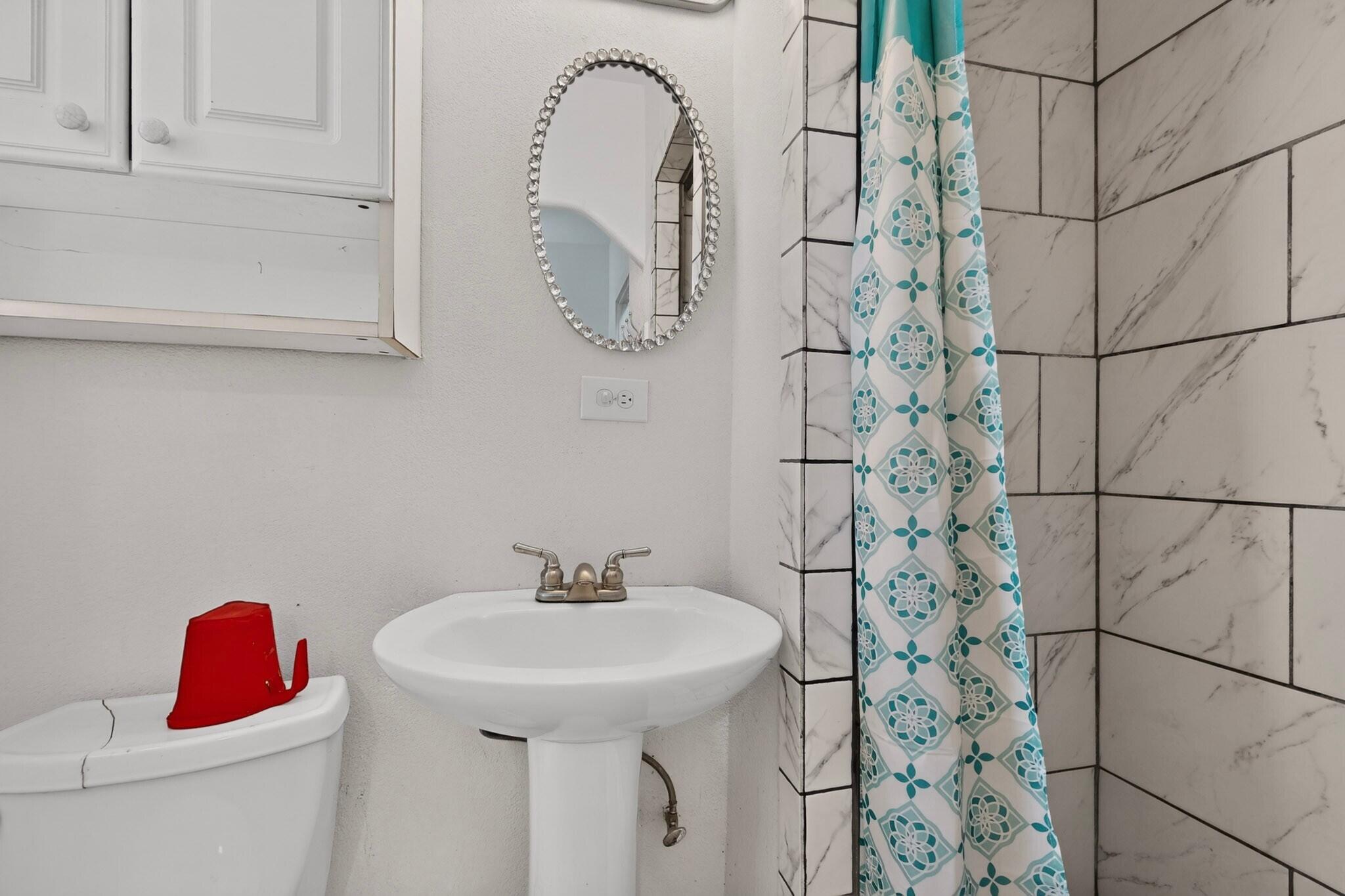 Photo 2 — 2215 Hooper Road SW