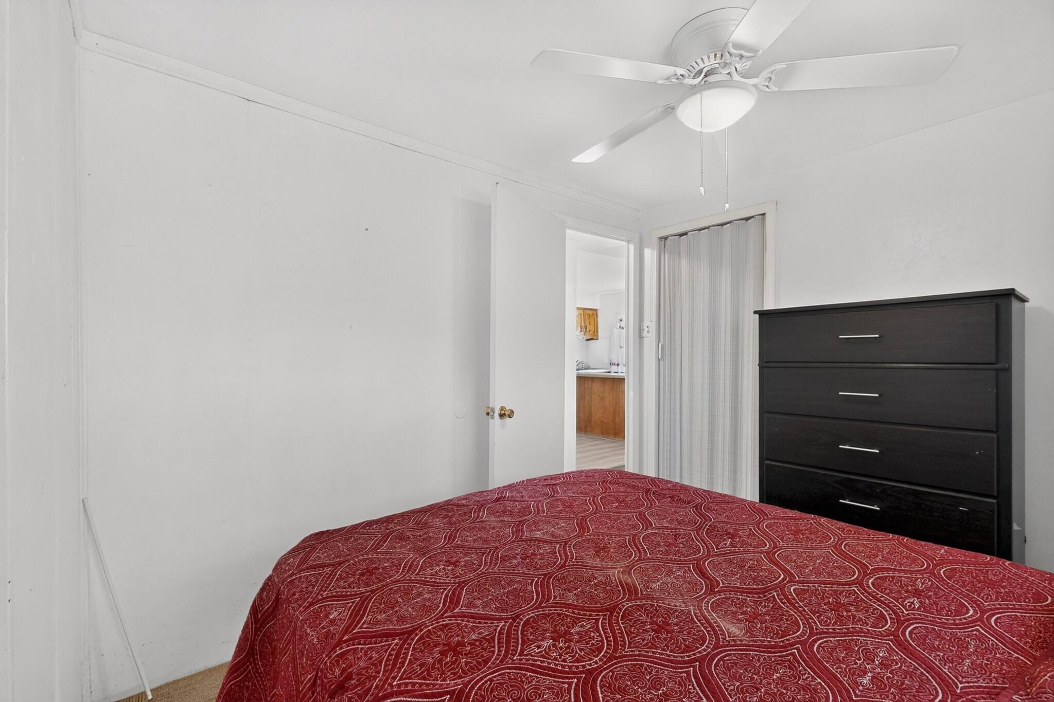 Photo 5 — 2215 Hooper Road SW