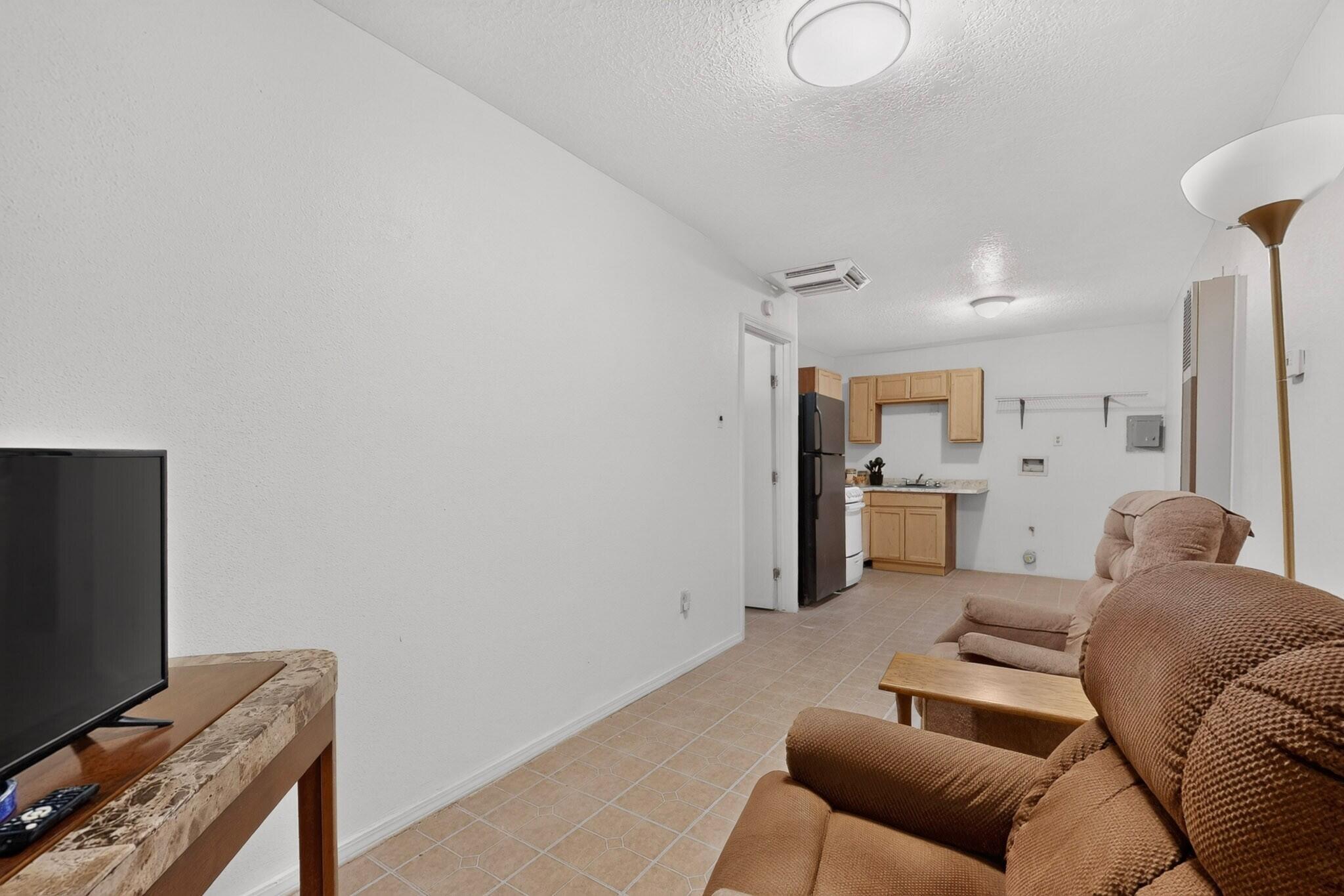 Photo 11 — 2215 Hooper Road SW