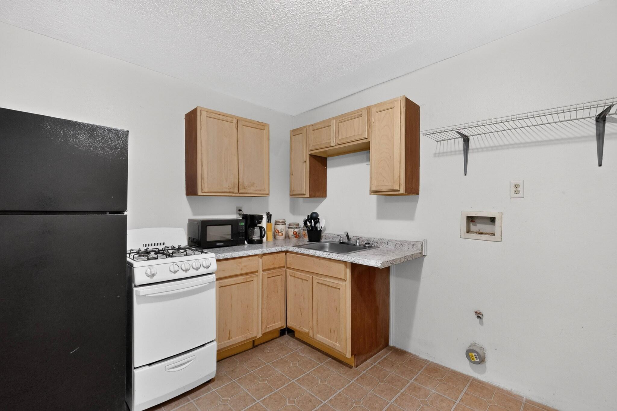 Photo 12 — 2215 Hooper Road SW