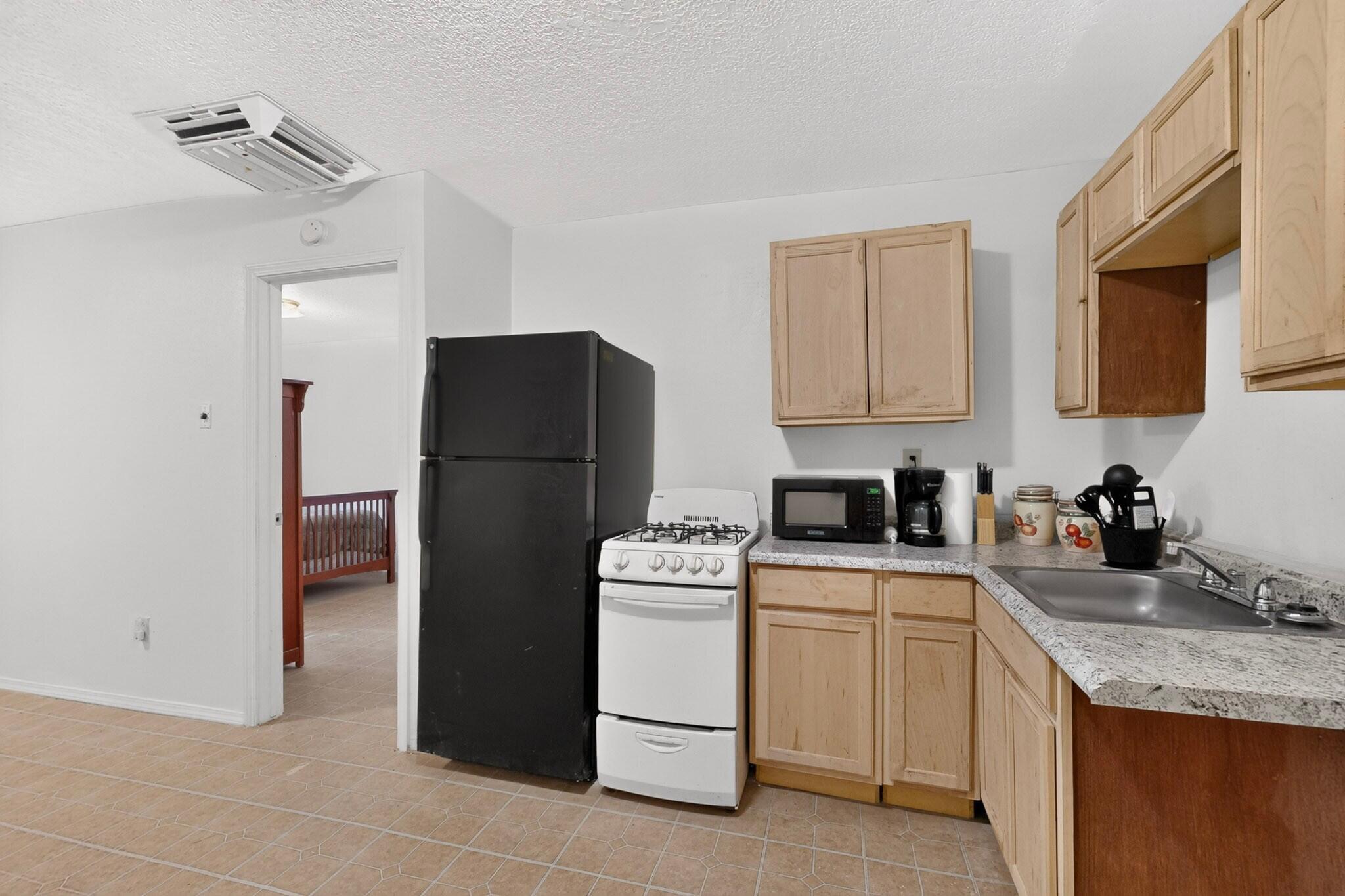 Photo 13 — 2215 Hooper Road SW