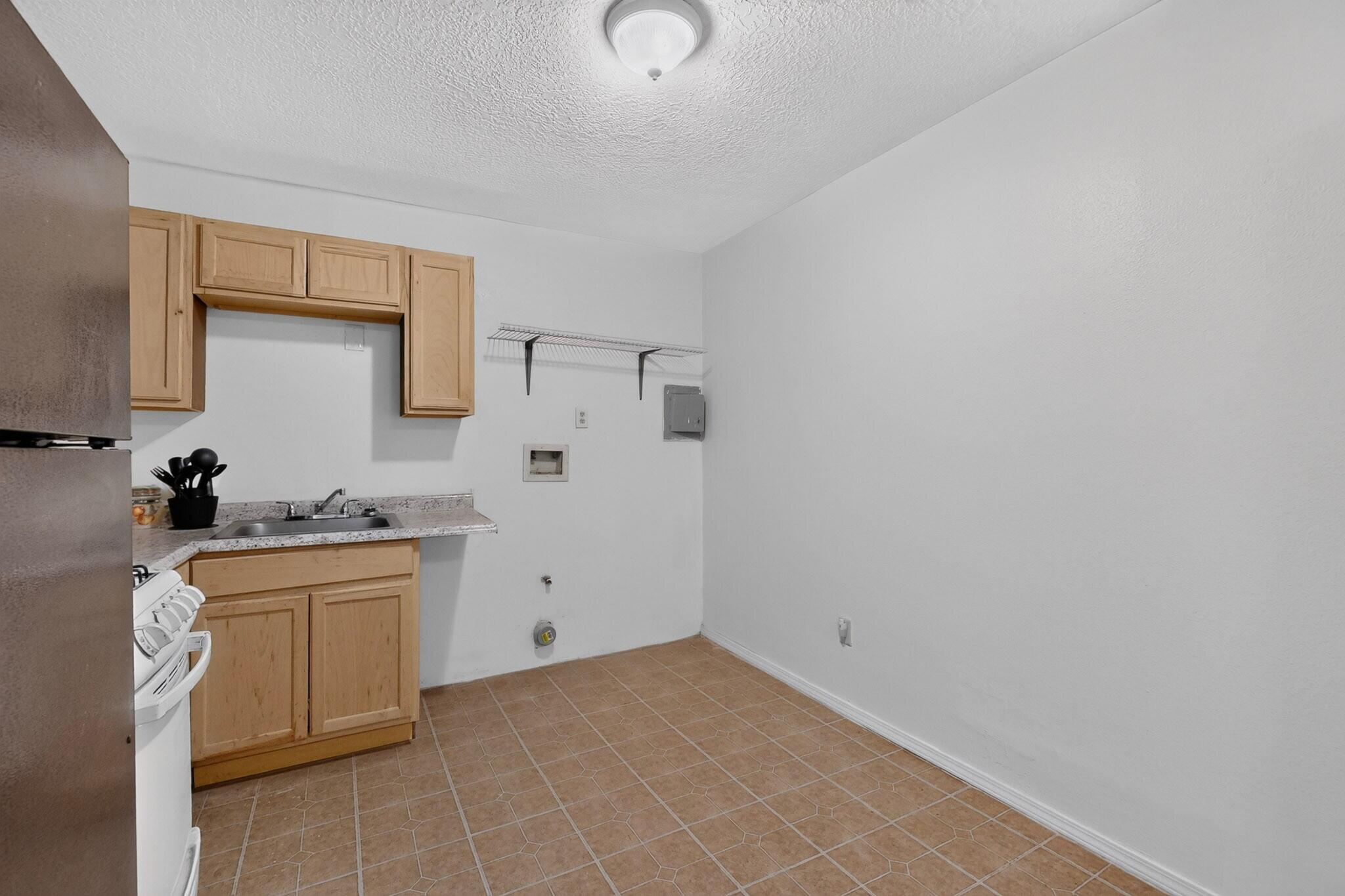 Photo 15 — 2215 Hooper Road SW
