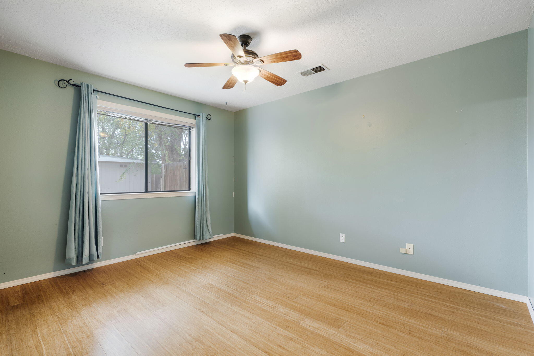 Photo 20 — 3123 Spur Court NW