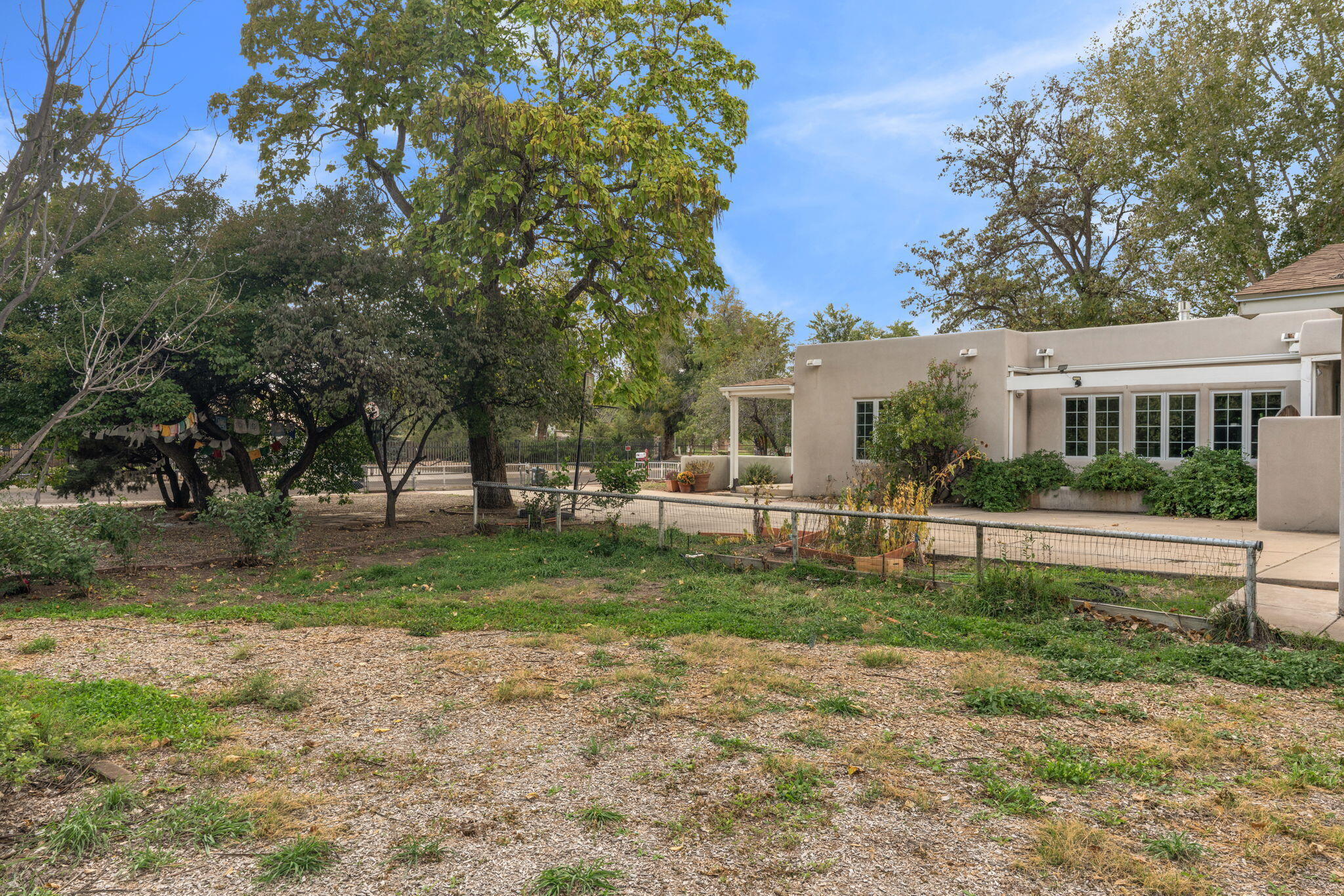Photo 2 — 3123 Spur Court NW