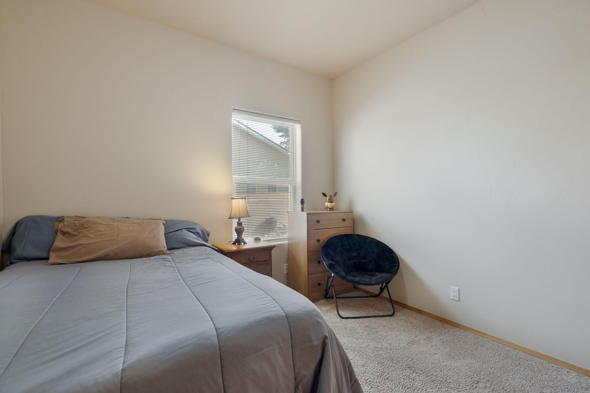 Photo 2 — 3302 Demavend Road NE