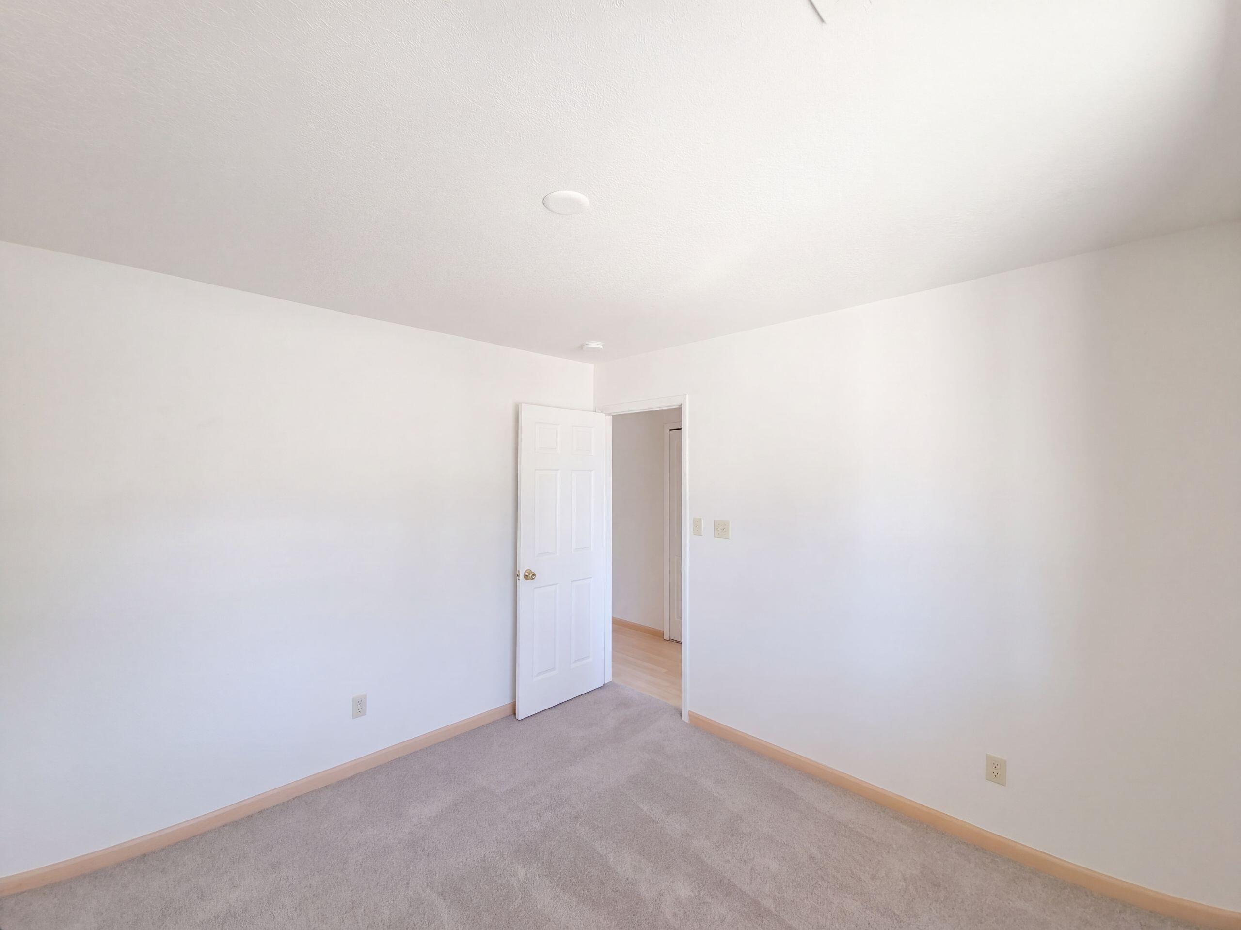 Photo 8 — 1890 Raspberry Drive NE