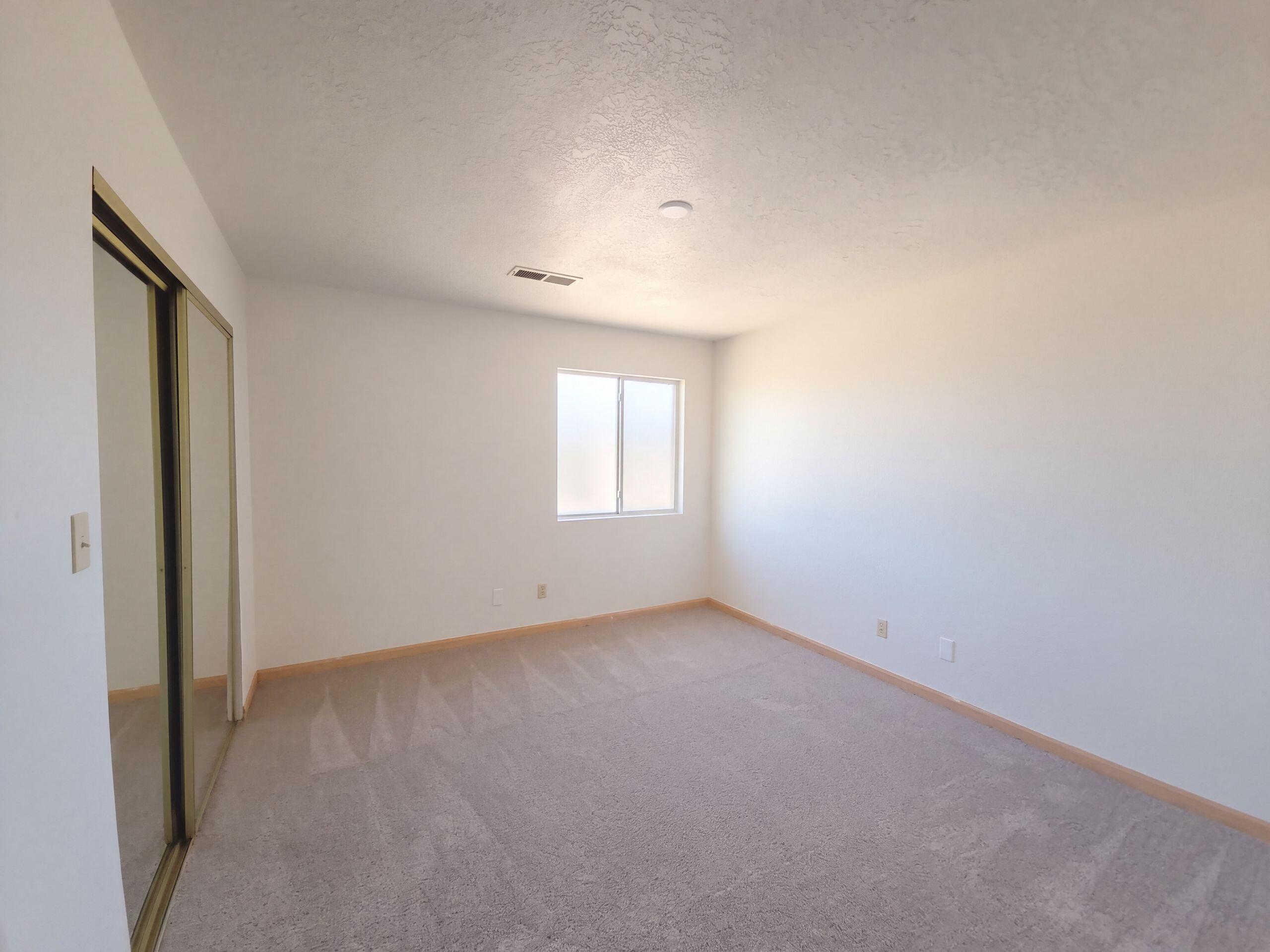 Photo 9 — 1890 Raspberry Drive NE