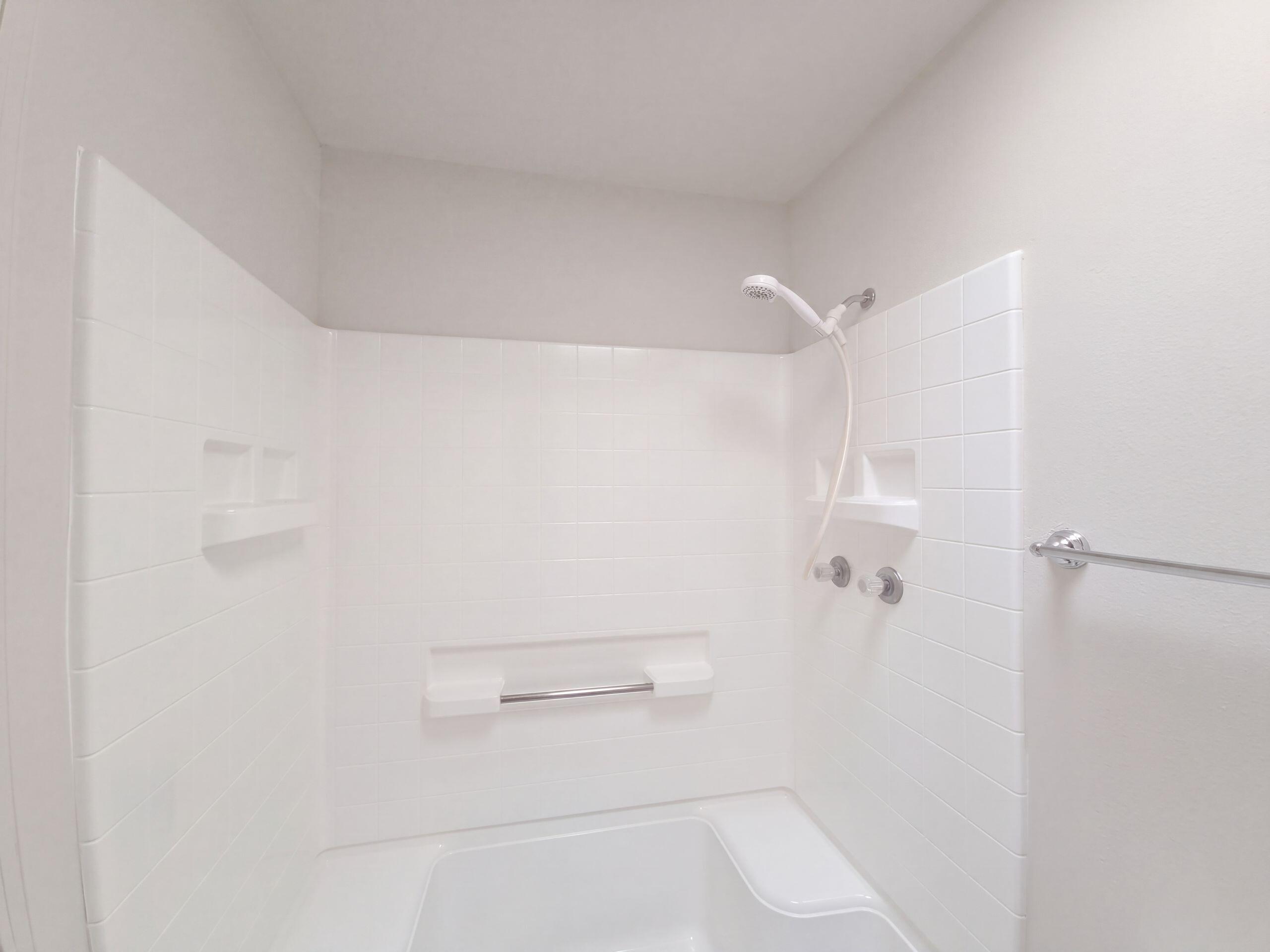 Photo 17 — 1890 Raspberry Drive NE