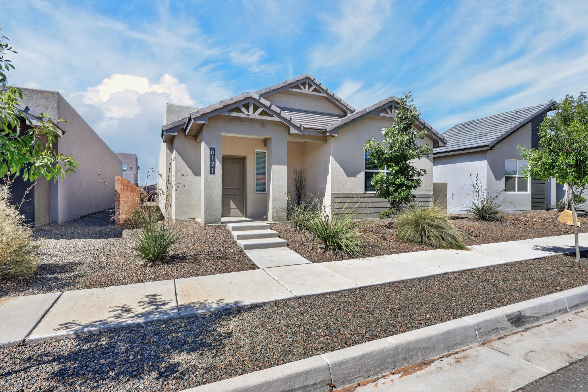 6121 Strand Loop SE