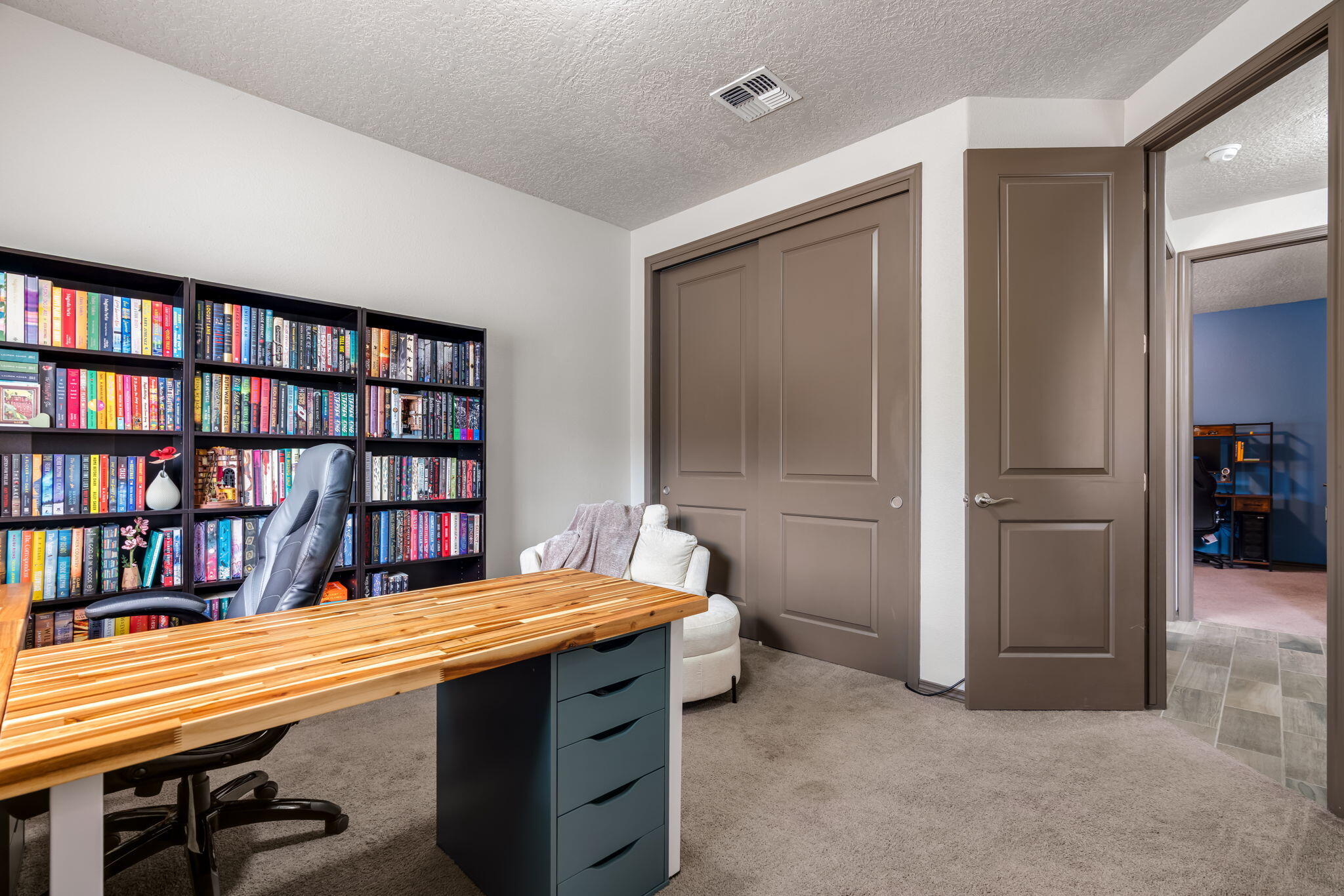 Photo 3 — 7101 Napoleon Road NE