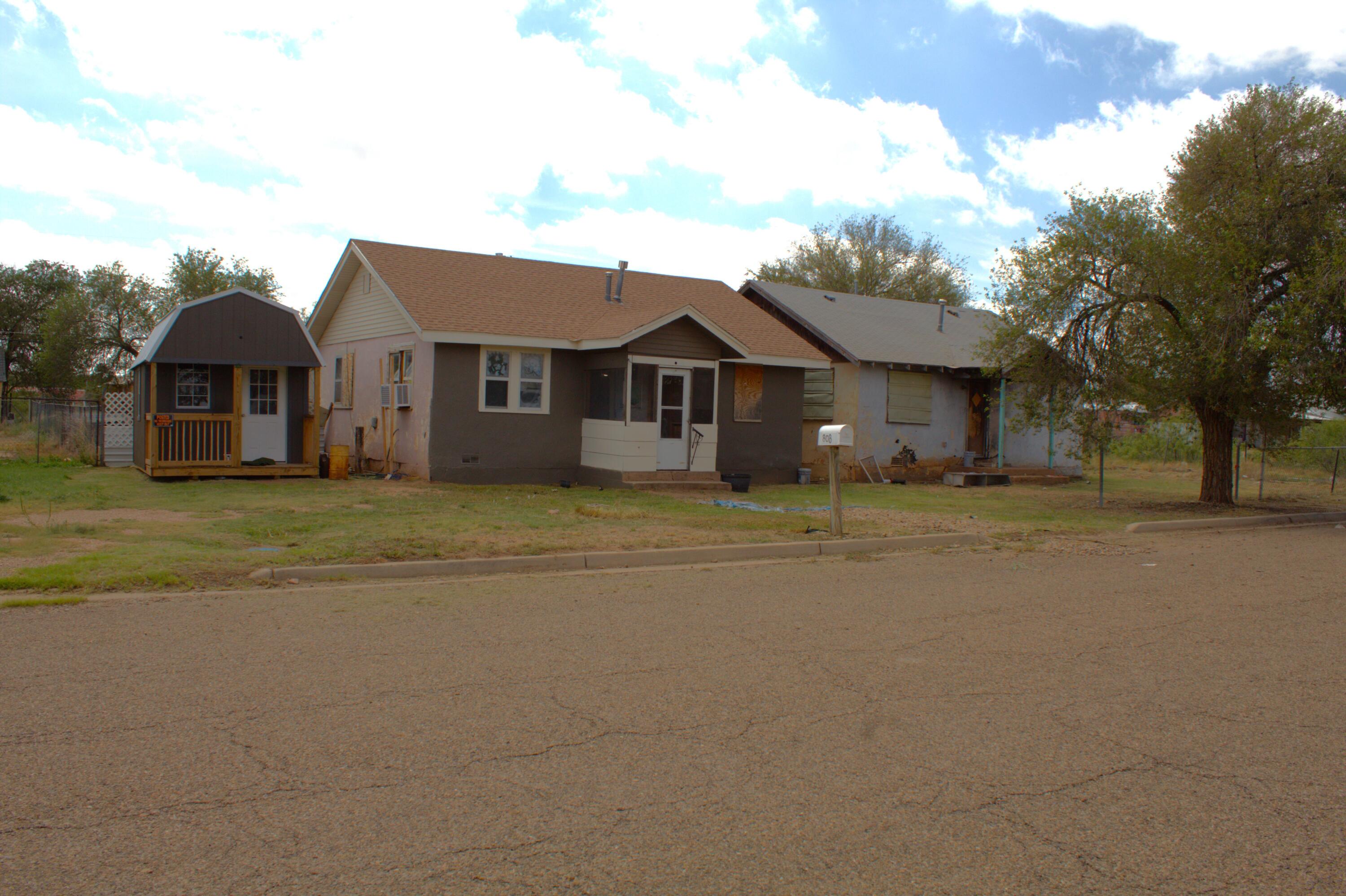 Photo 13 — 808 E Laughlin Avenue