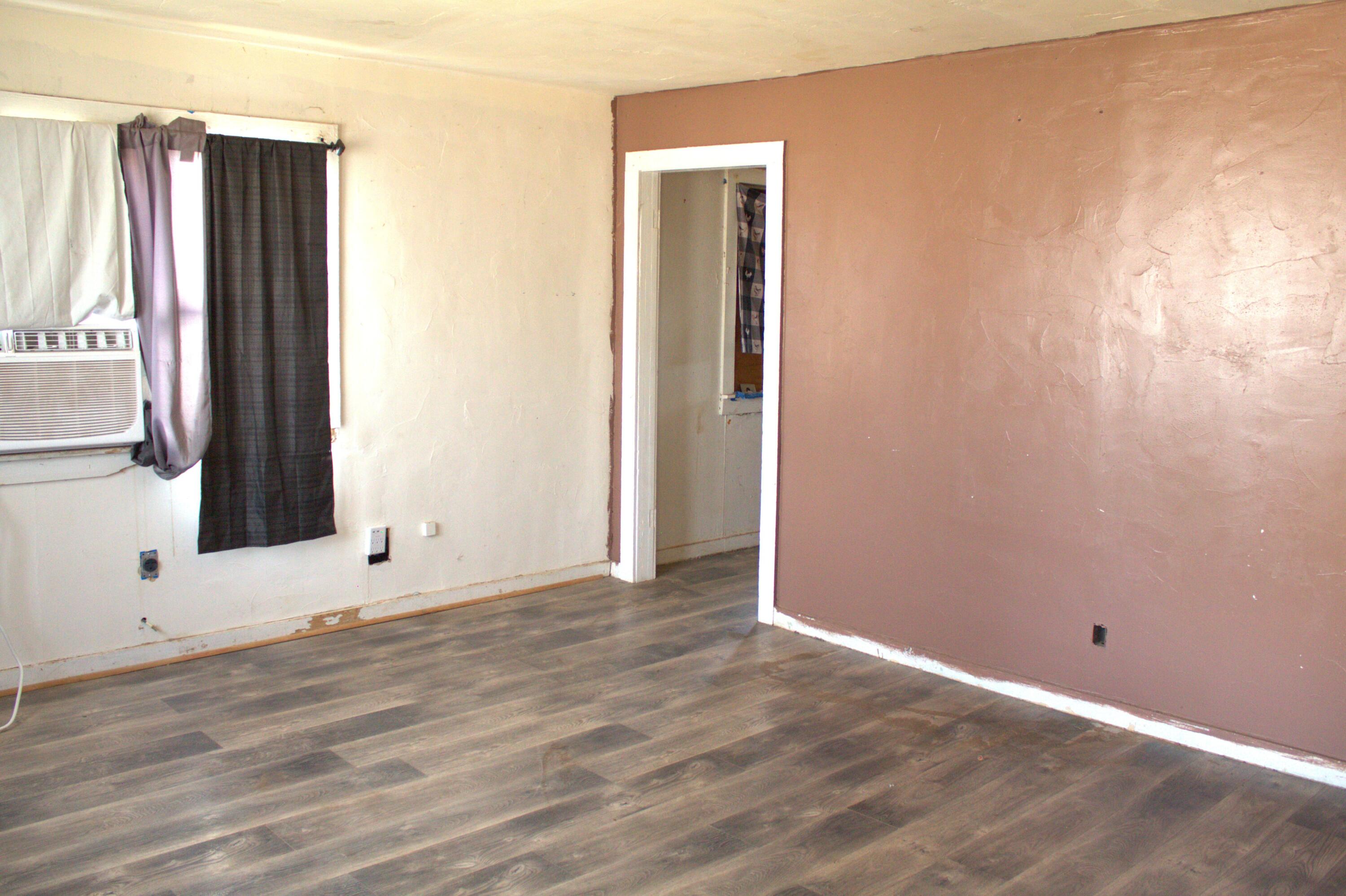 Photo 14 — 808 E Laughlin Avenue