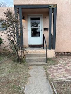 Photo 2 — 526 Dartmouth Place SE
