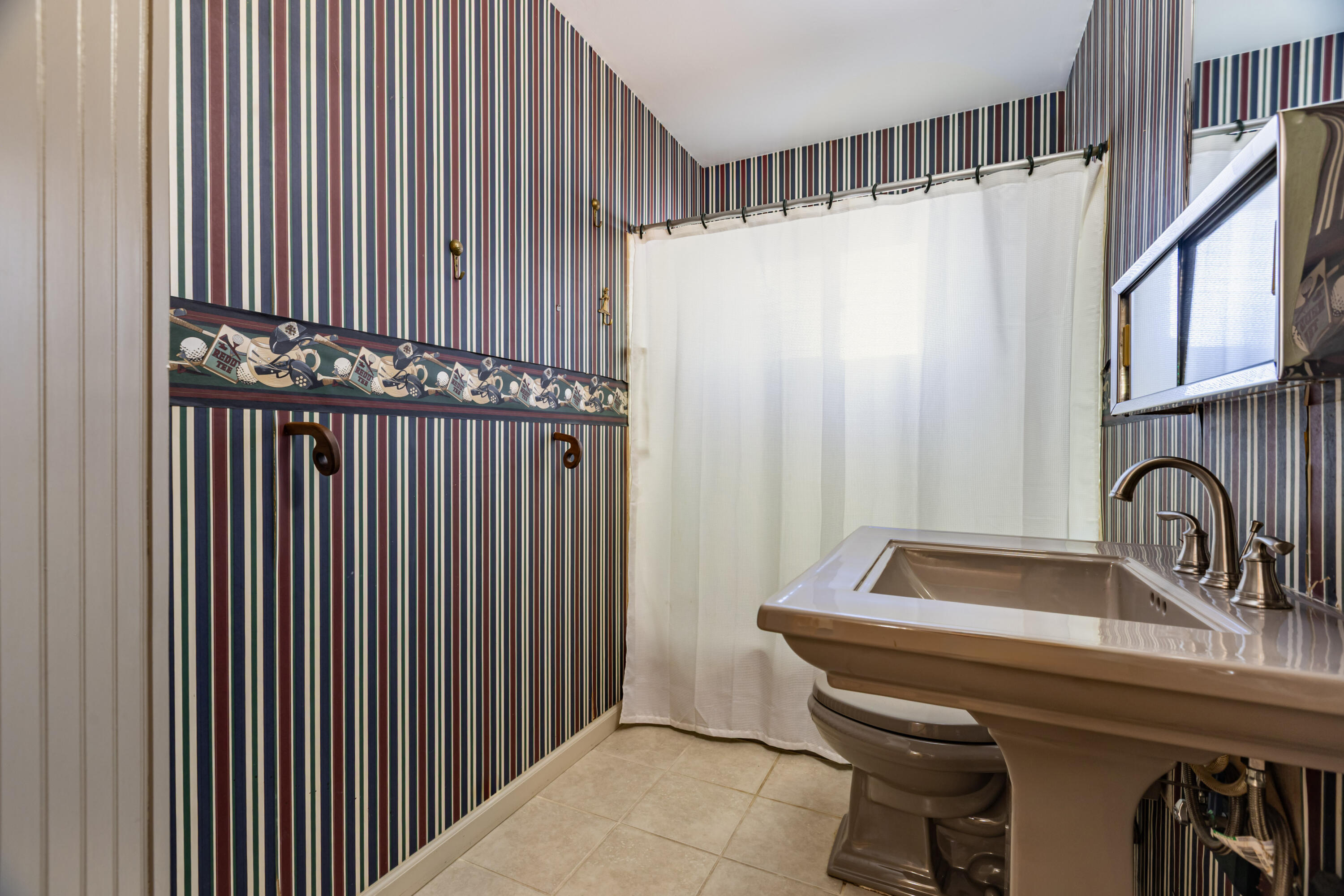 Photo 7 — 1511 Katie Street NE