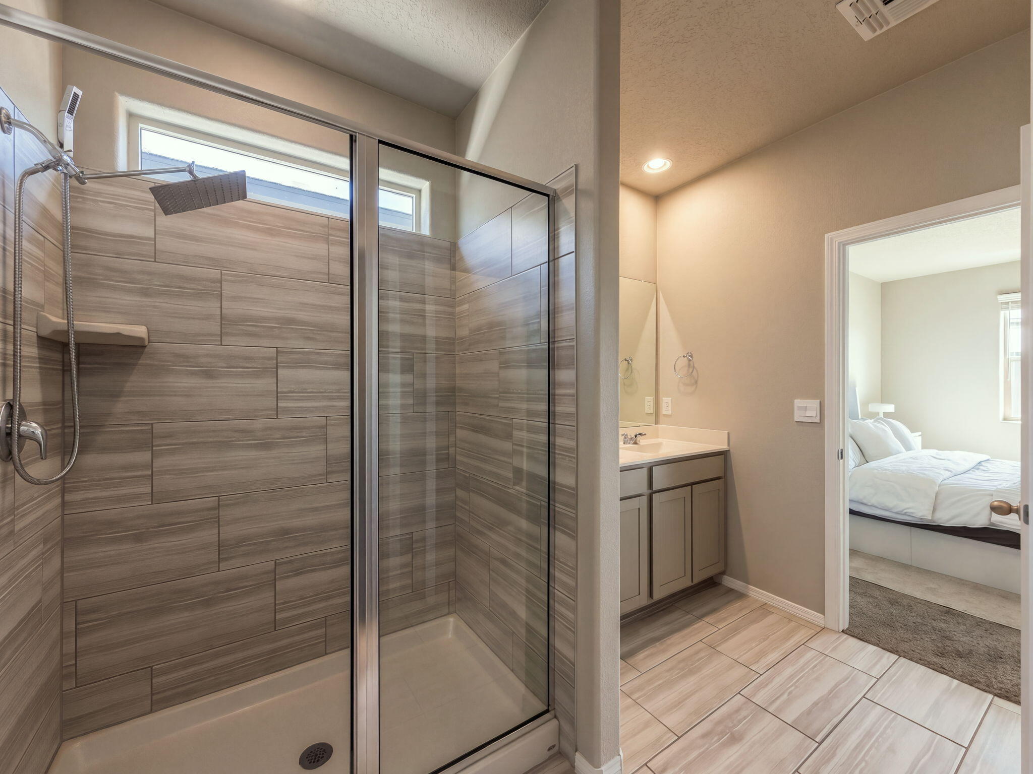 Photo 14 — 4810 Mount Salas Street NE
