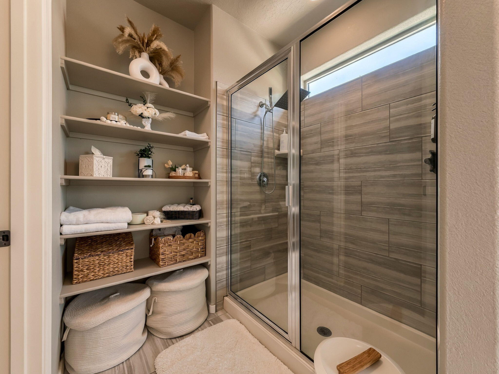 Photo 16 — 4810 Mount Salas Street NE