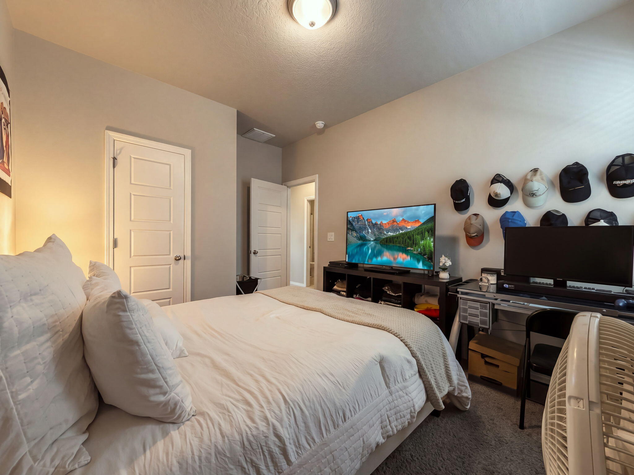 Photo 2 — 4810 Mount Salas Street NE