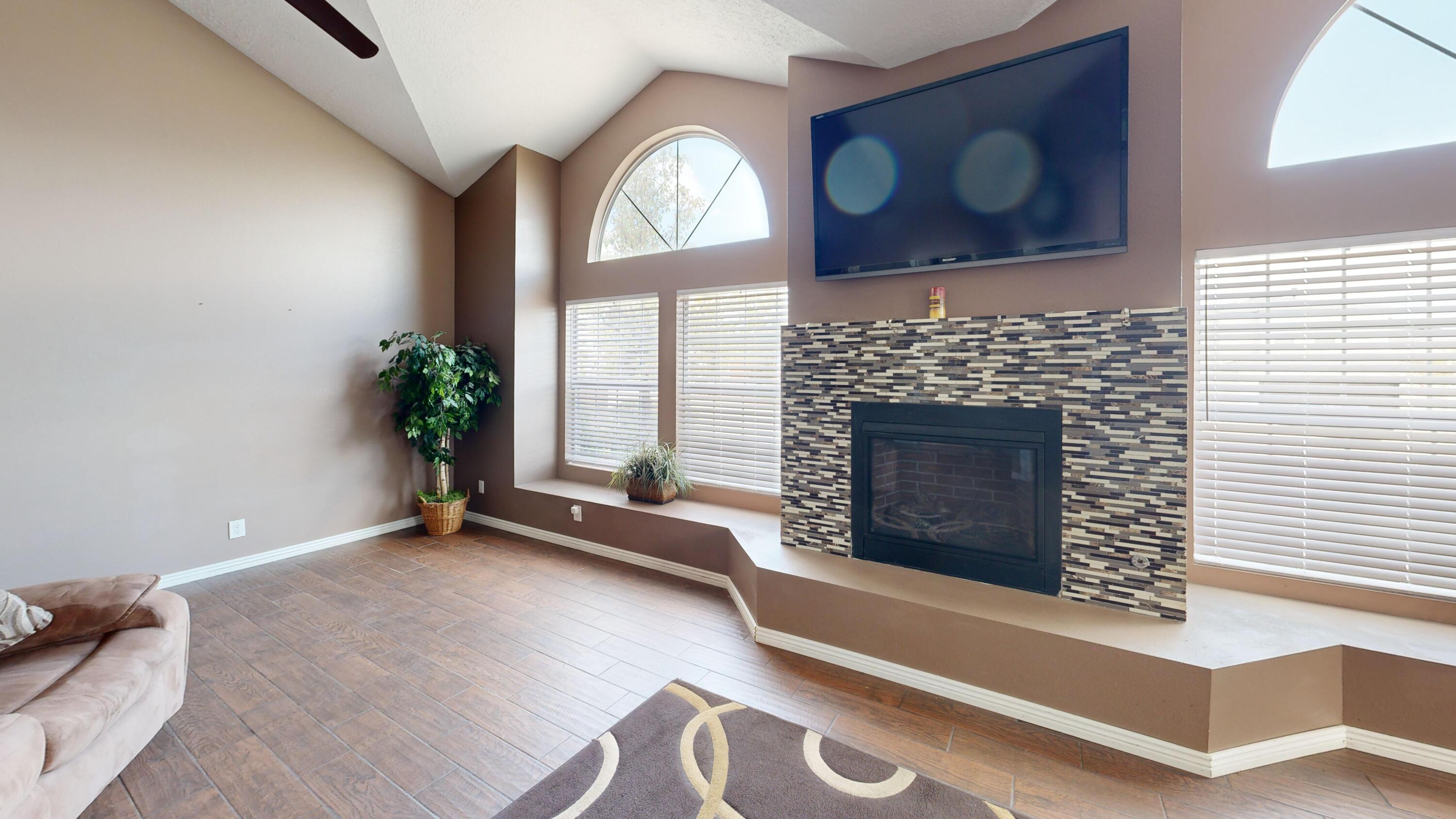 Photo 18 — 2309 Agua Fria Drive NE