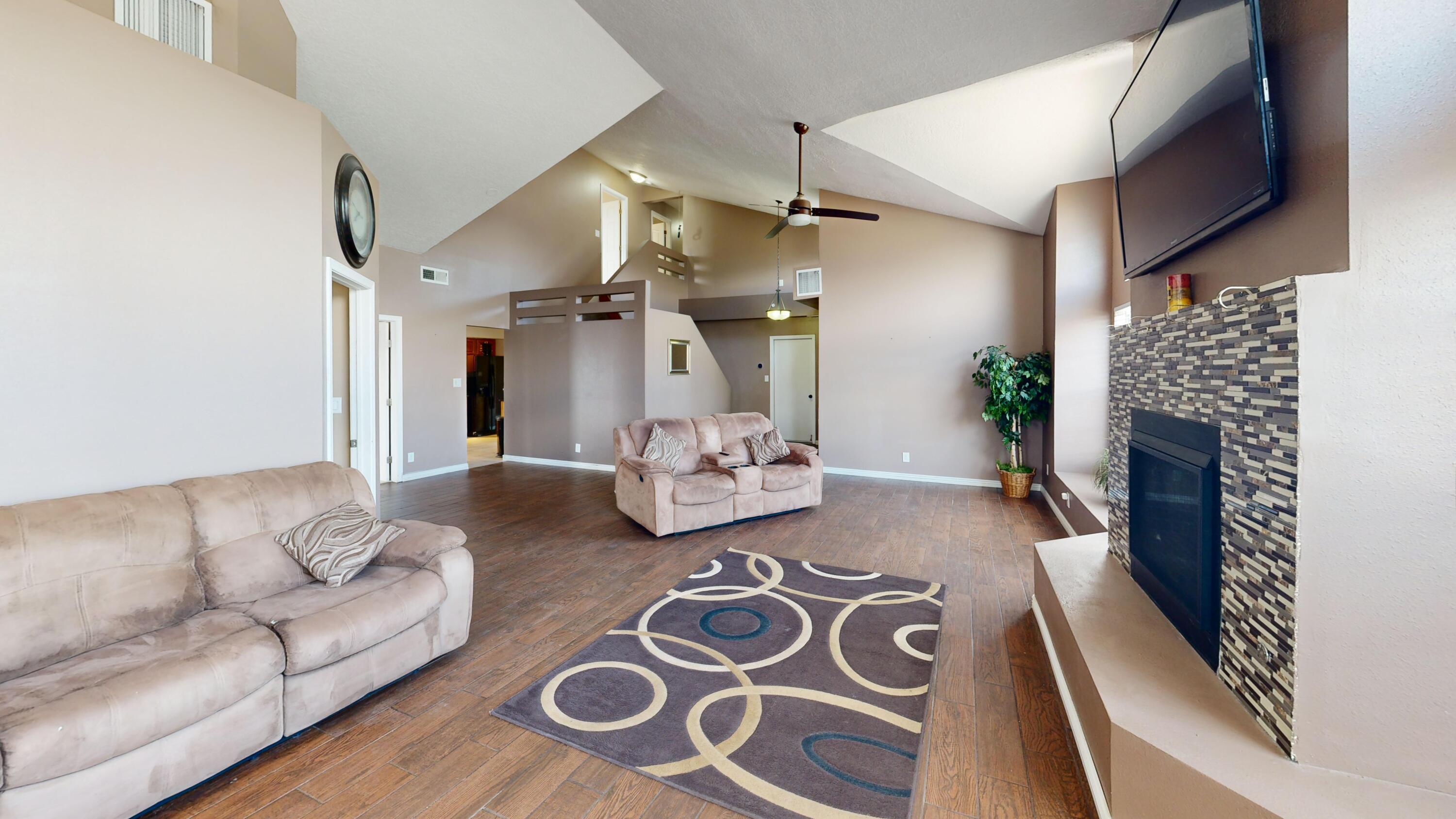 Photo 19 — 2309 Agua Fria Drive NE