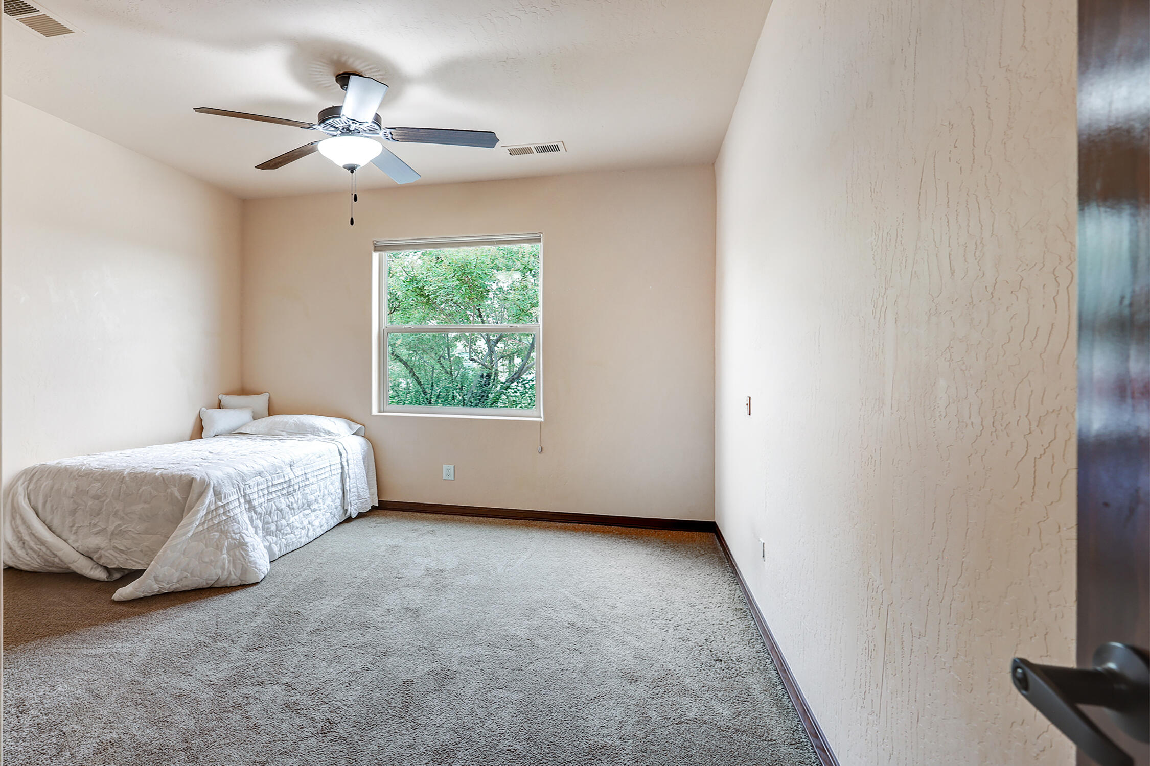 Photo 10 — 1712 Chisholm Trail NE