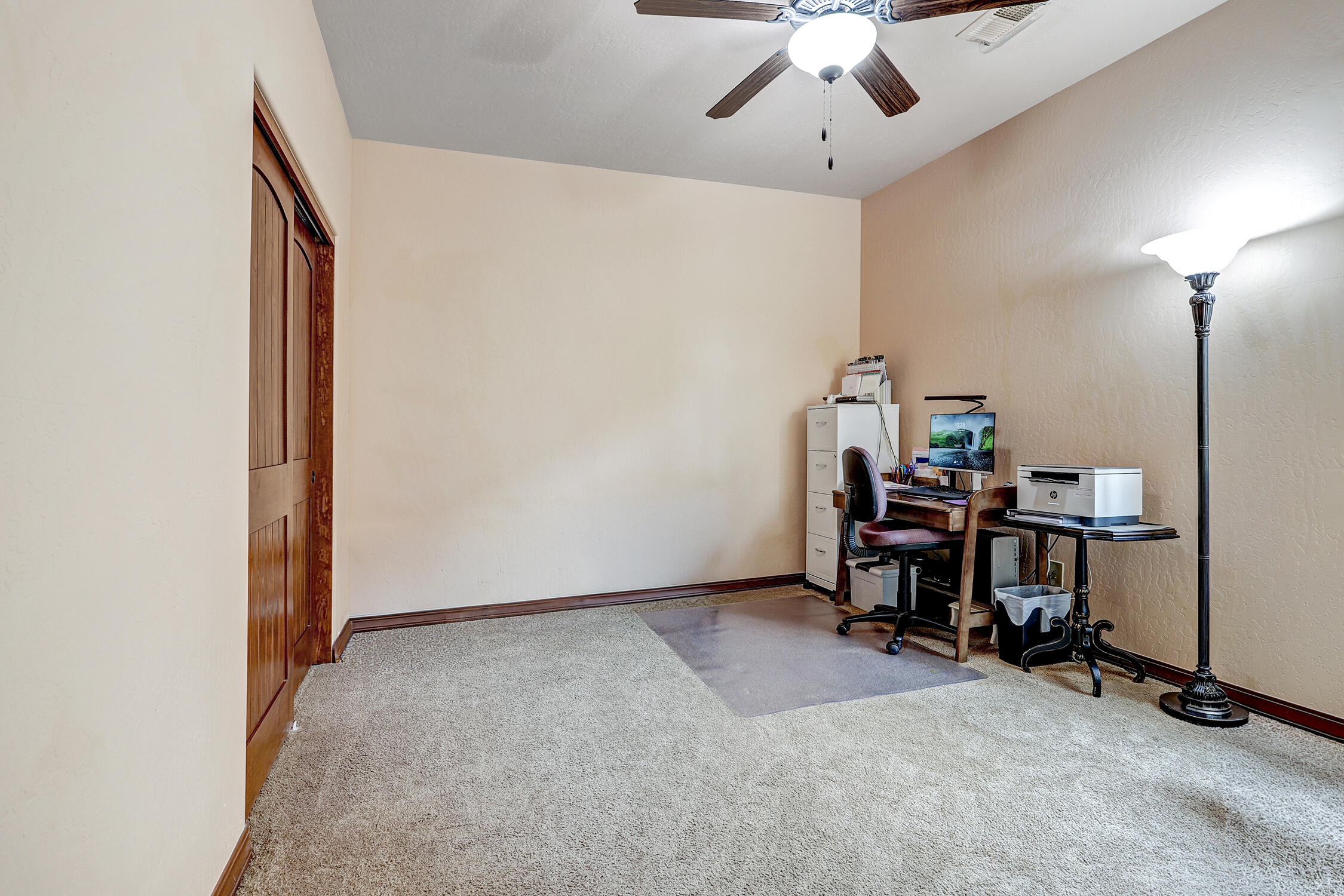 Photo 14 — 1712 Chisholm Trail NE