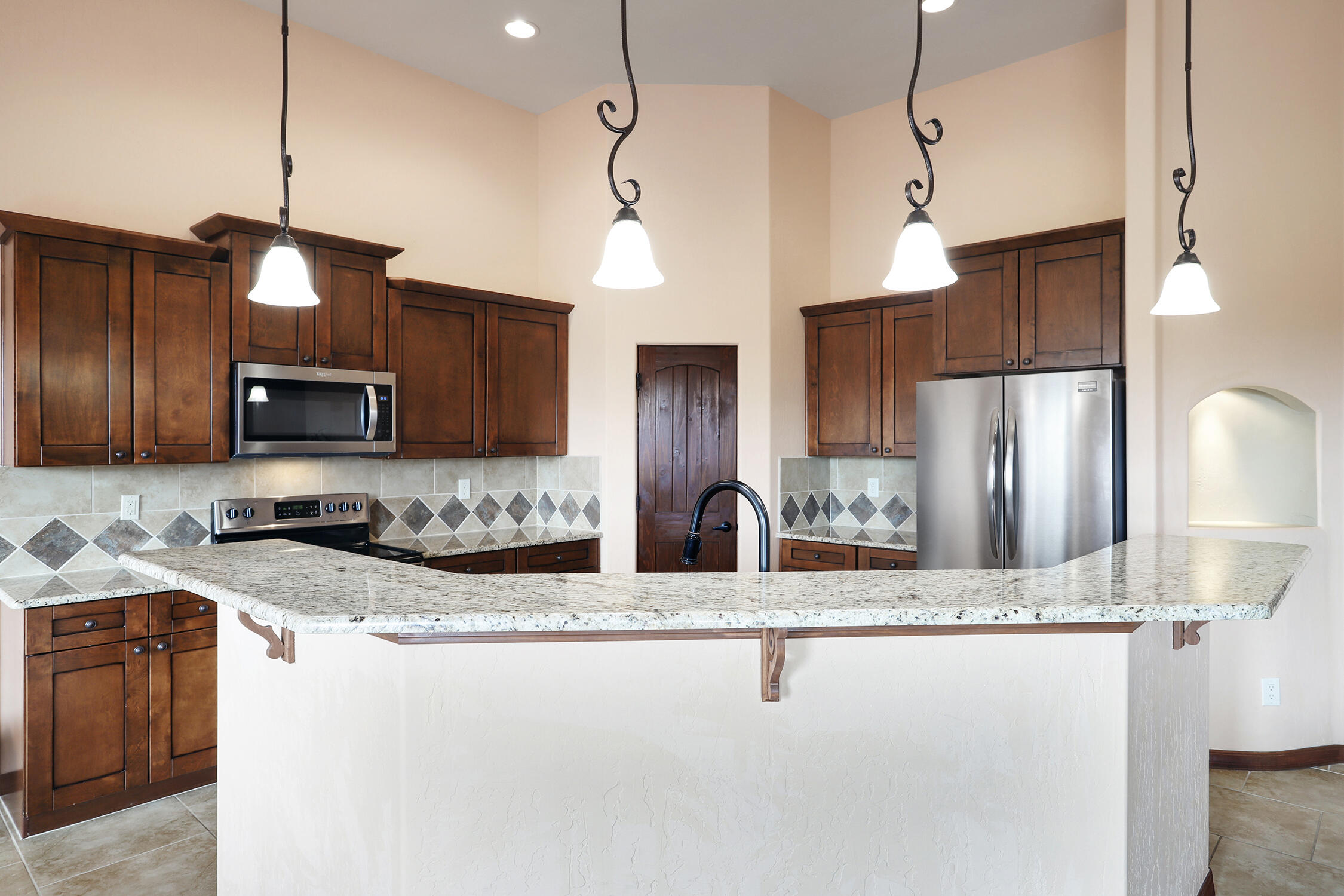 Photo 3 — 1712 Chisholm Trail NE