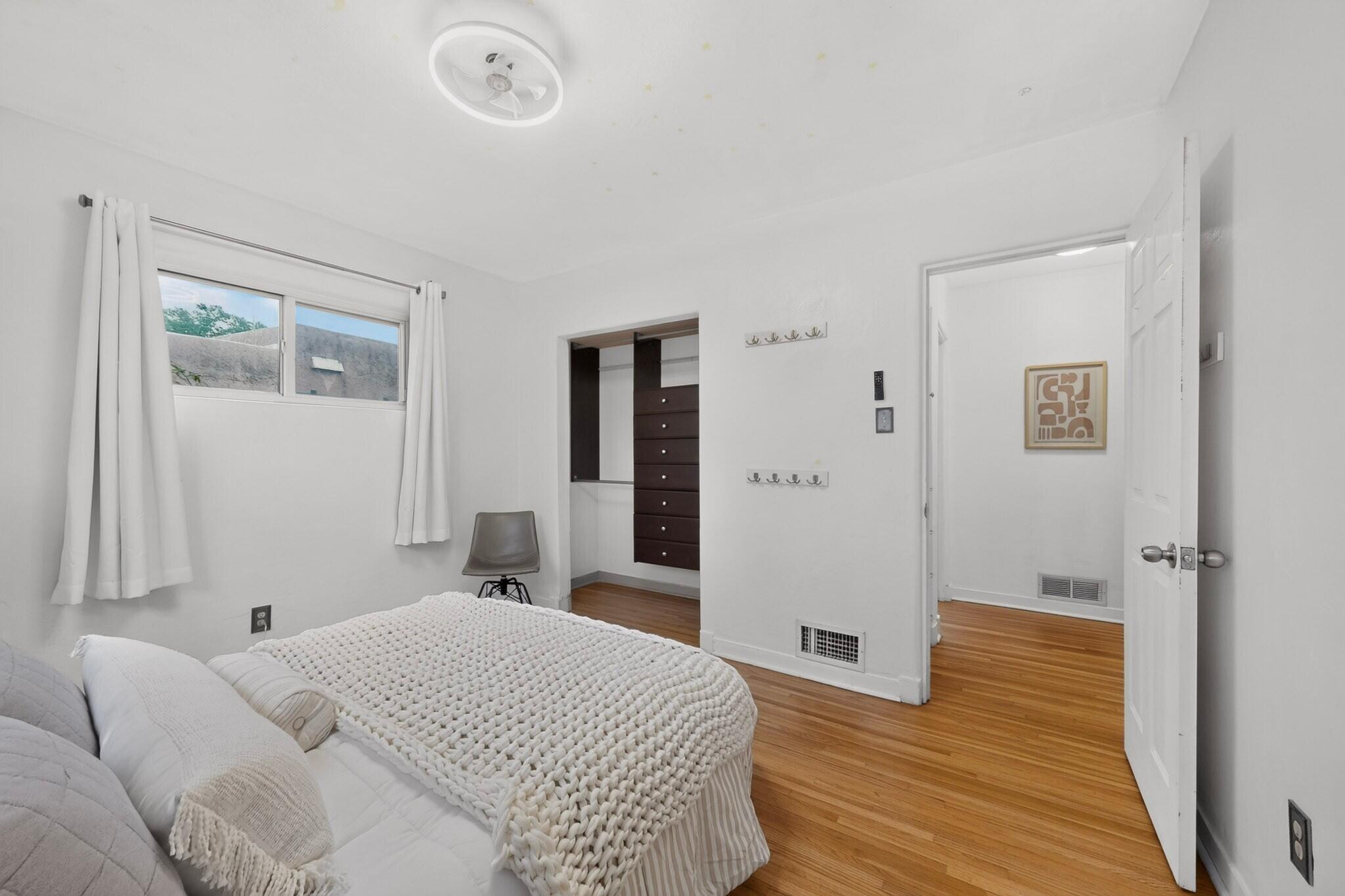 Photo 18 — 1409 Adams Street NE