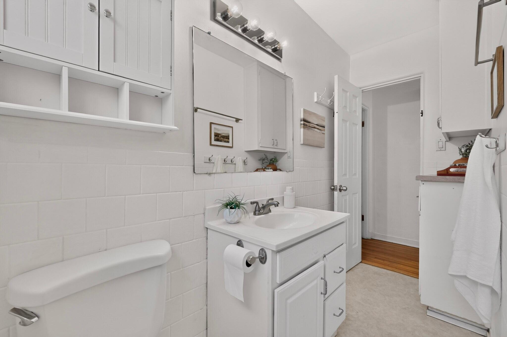 Photo 15 — 1409 Adams Street NE
