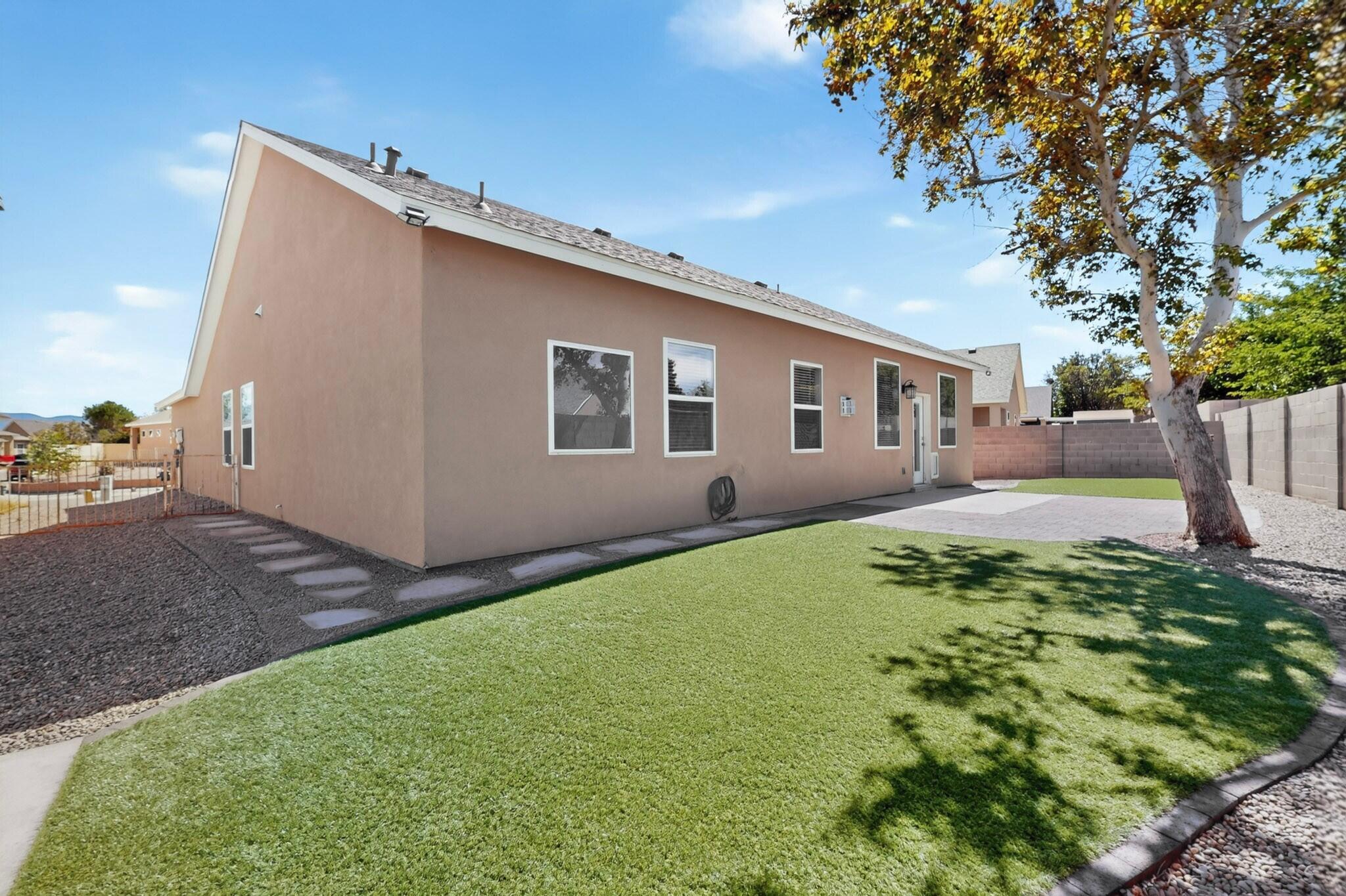 Photo 3 — 10471 Calle Cordoba NW
