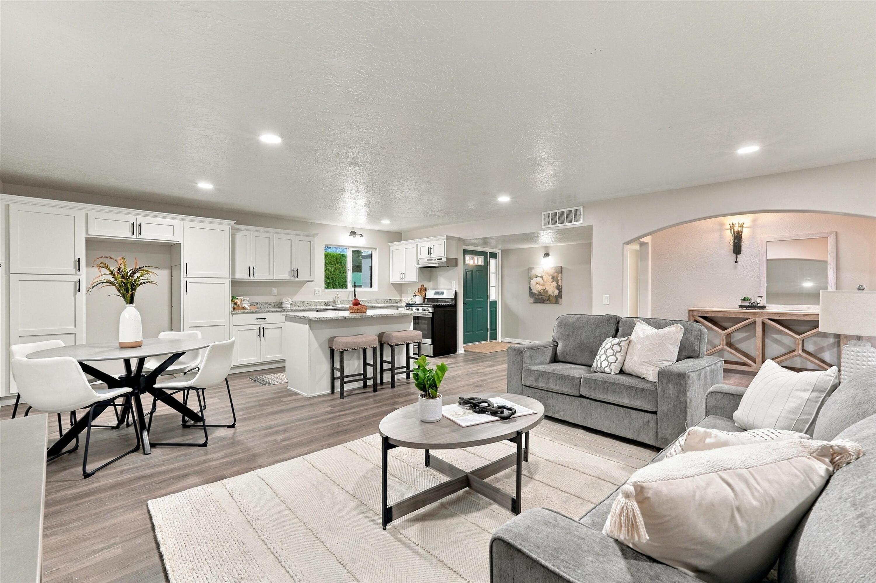 Photo 12 — 2604 Sandler Drive NE