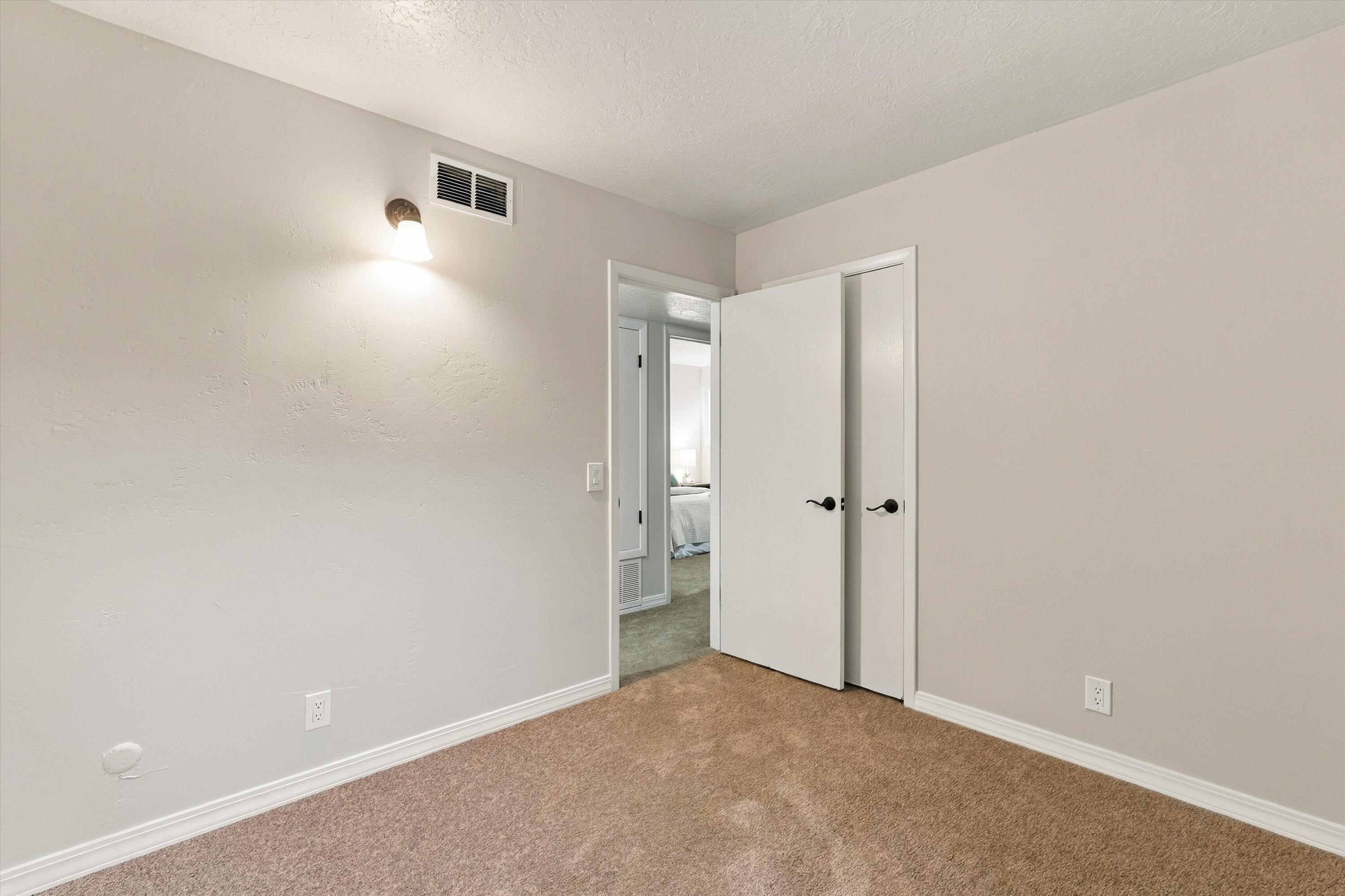 Photo 17 — 2604 Sandler Drive NE