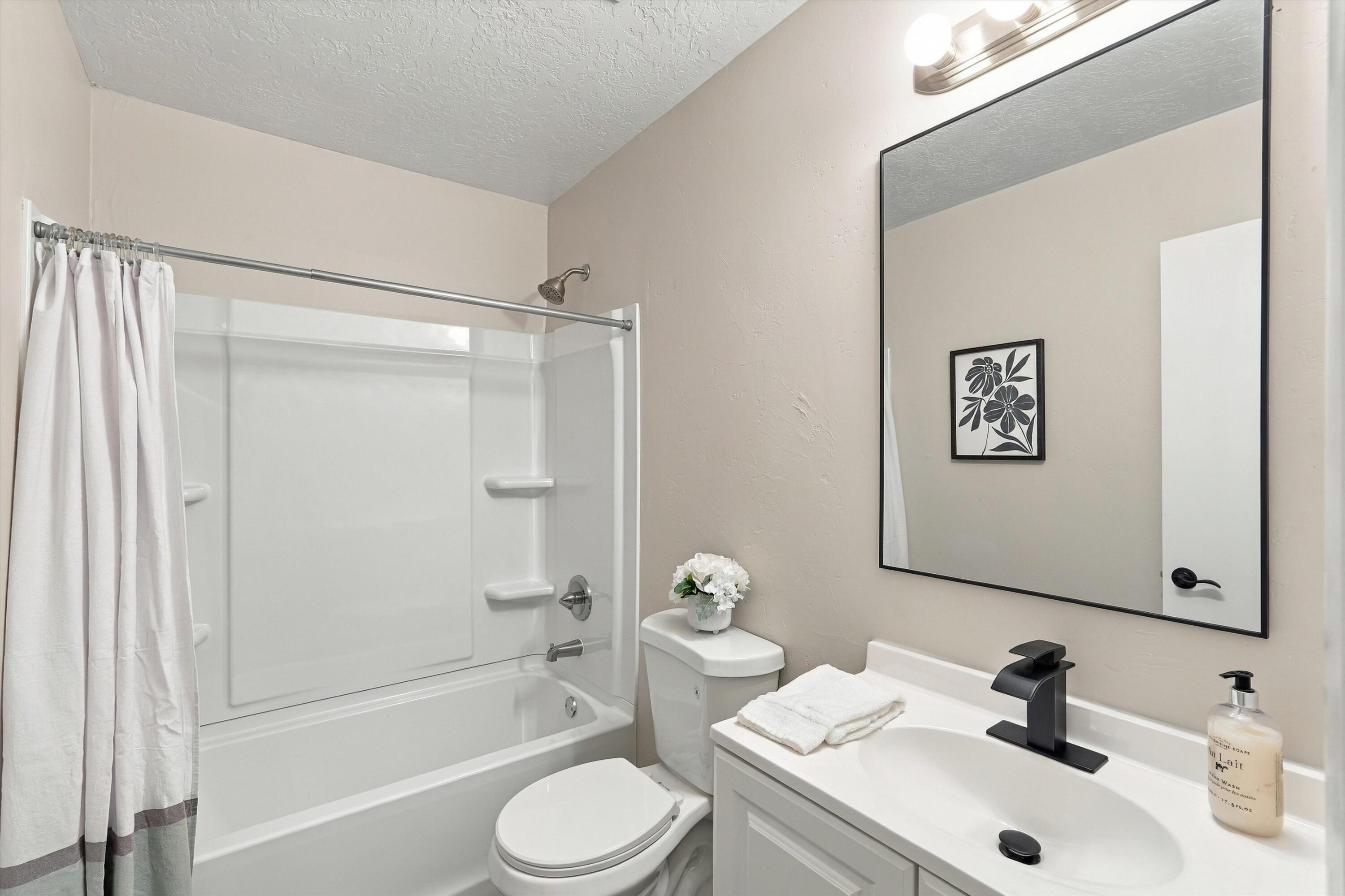 Photo 19 — 2604 Sandler Drive NE