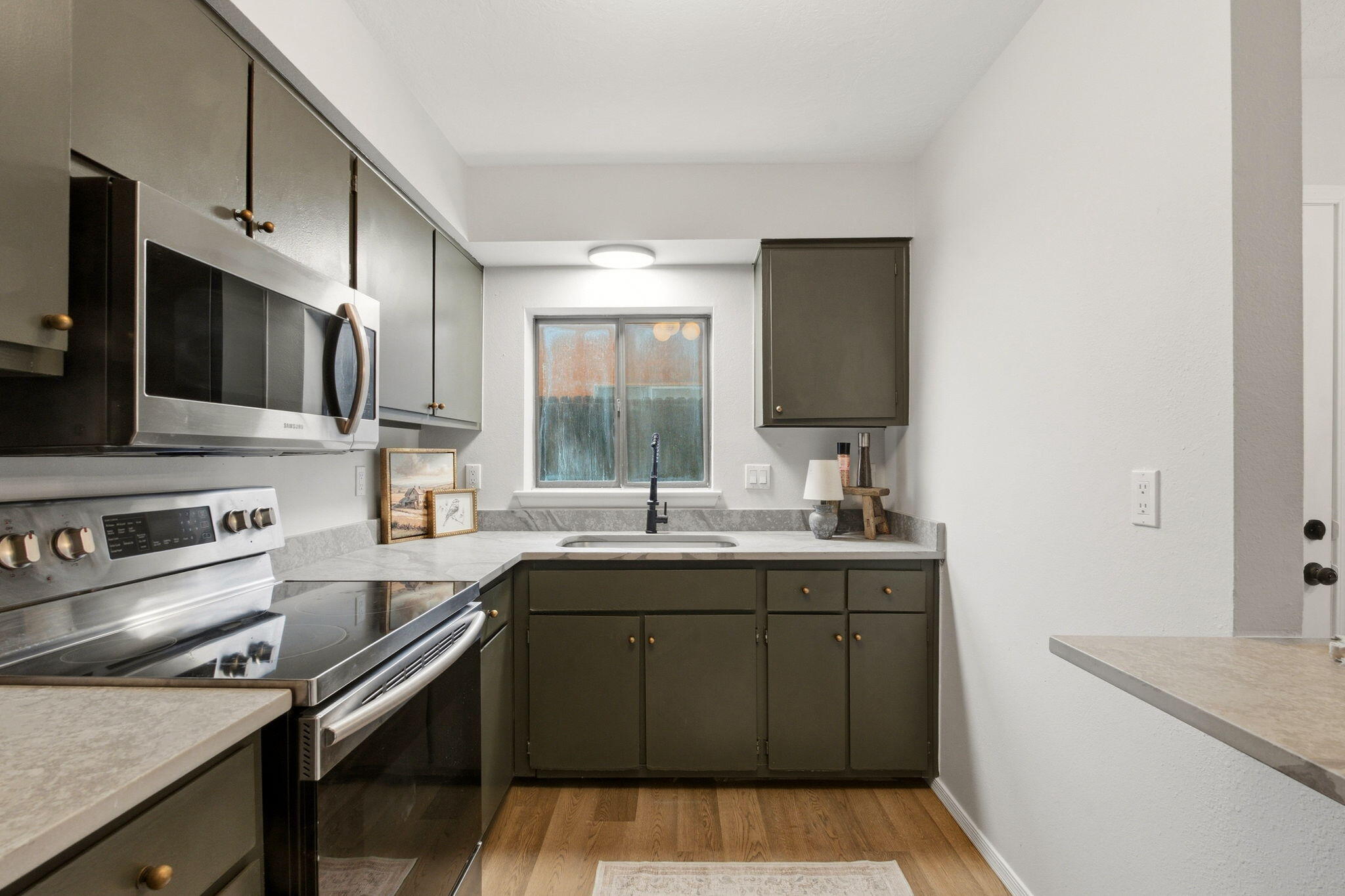 Photo 9 — 5127 Orion Avenue NW