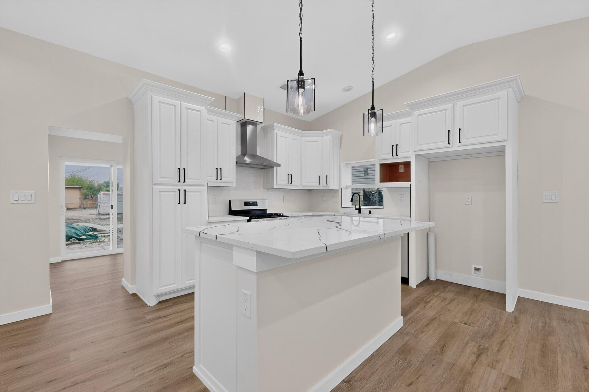 Photo 18 — 5103 San Luis Place NW