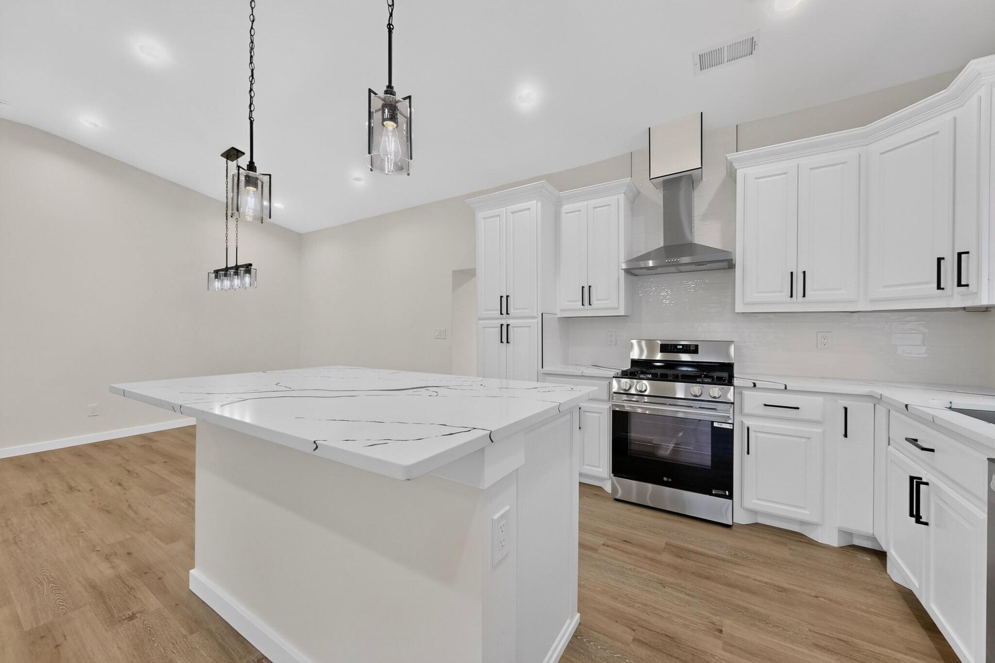 Photo 19 — 5103 San Luis Place NW
