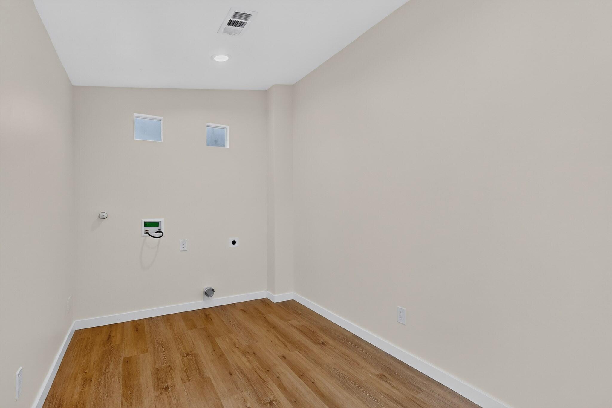 Photo 9 — 5103 San Luis Place NW