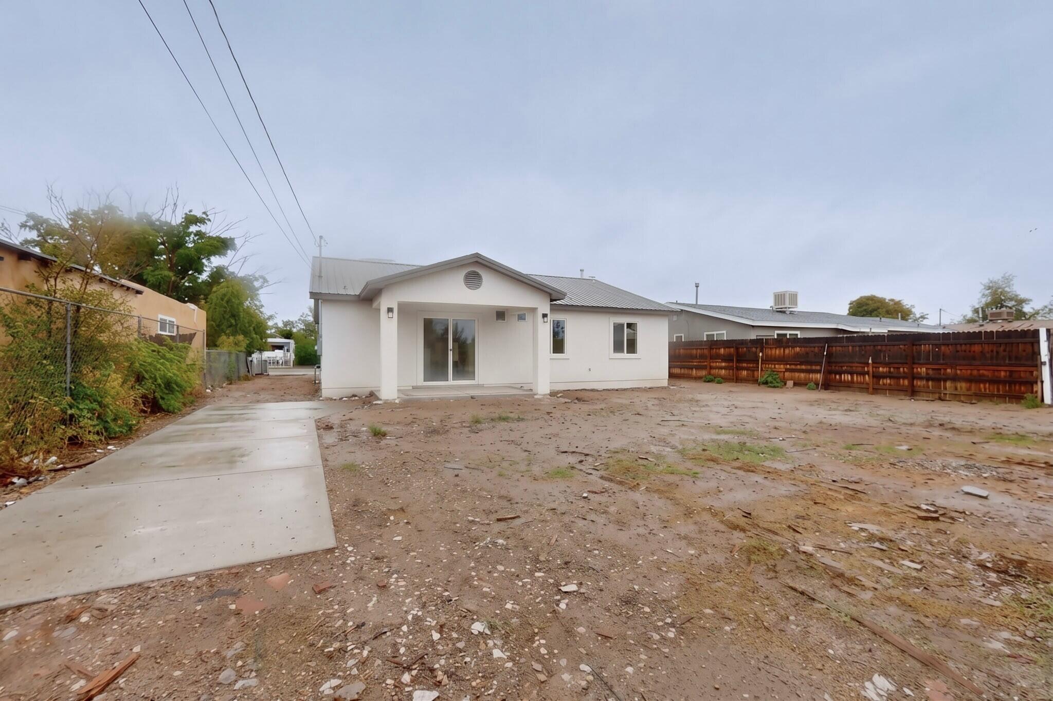 Photo 11 — 5103 San Luis Place NW