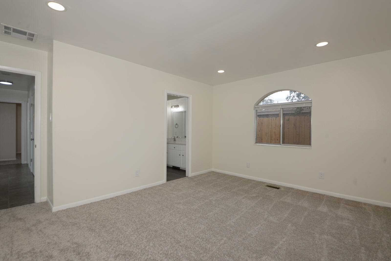 Photo 14 — 706 Cerro De Ortega Drive SE