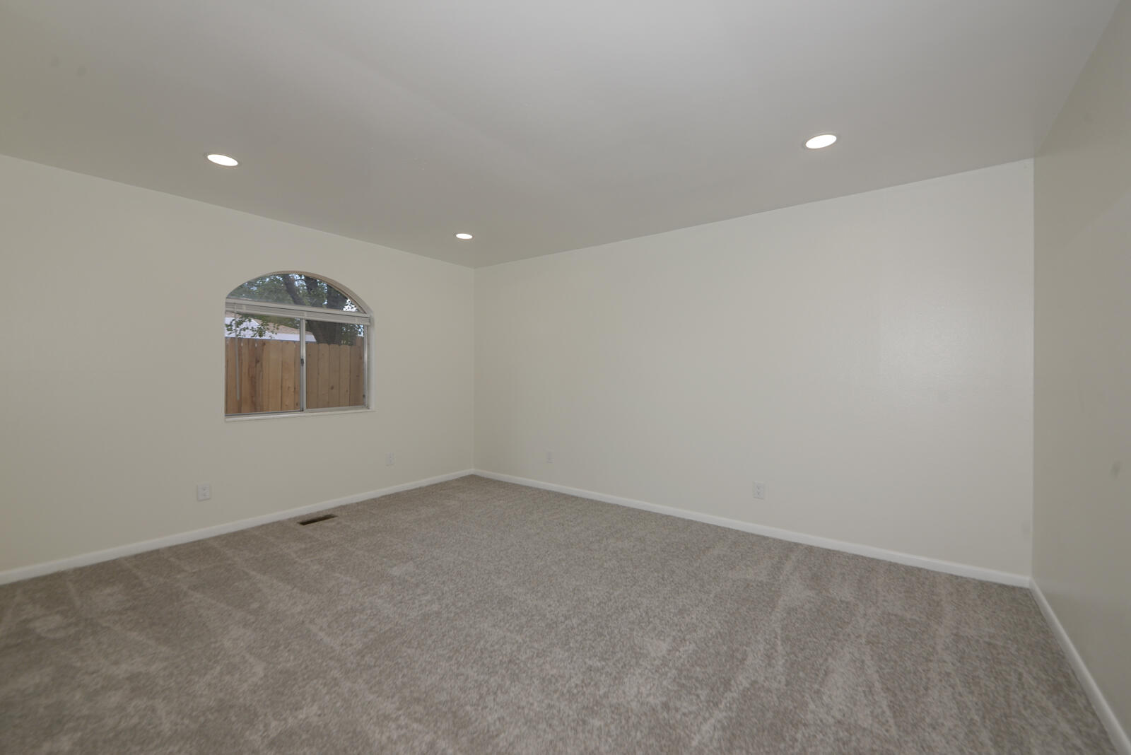 Photo 13 — 706 Cerro De Ortega Drive SE