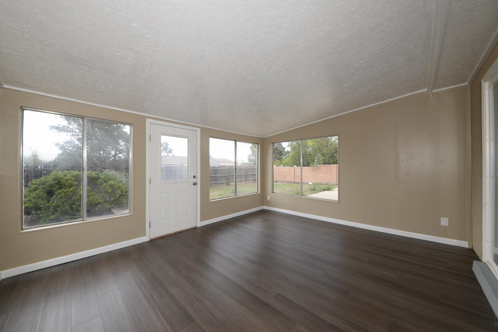 Photo 9 — 706 Cerro De Ortega Drive SE