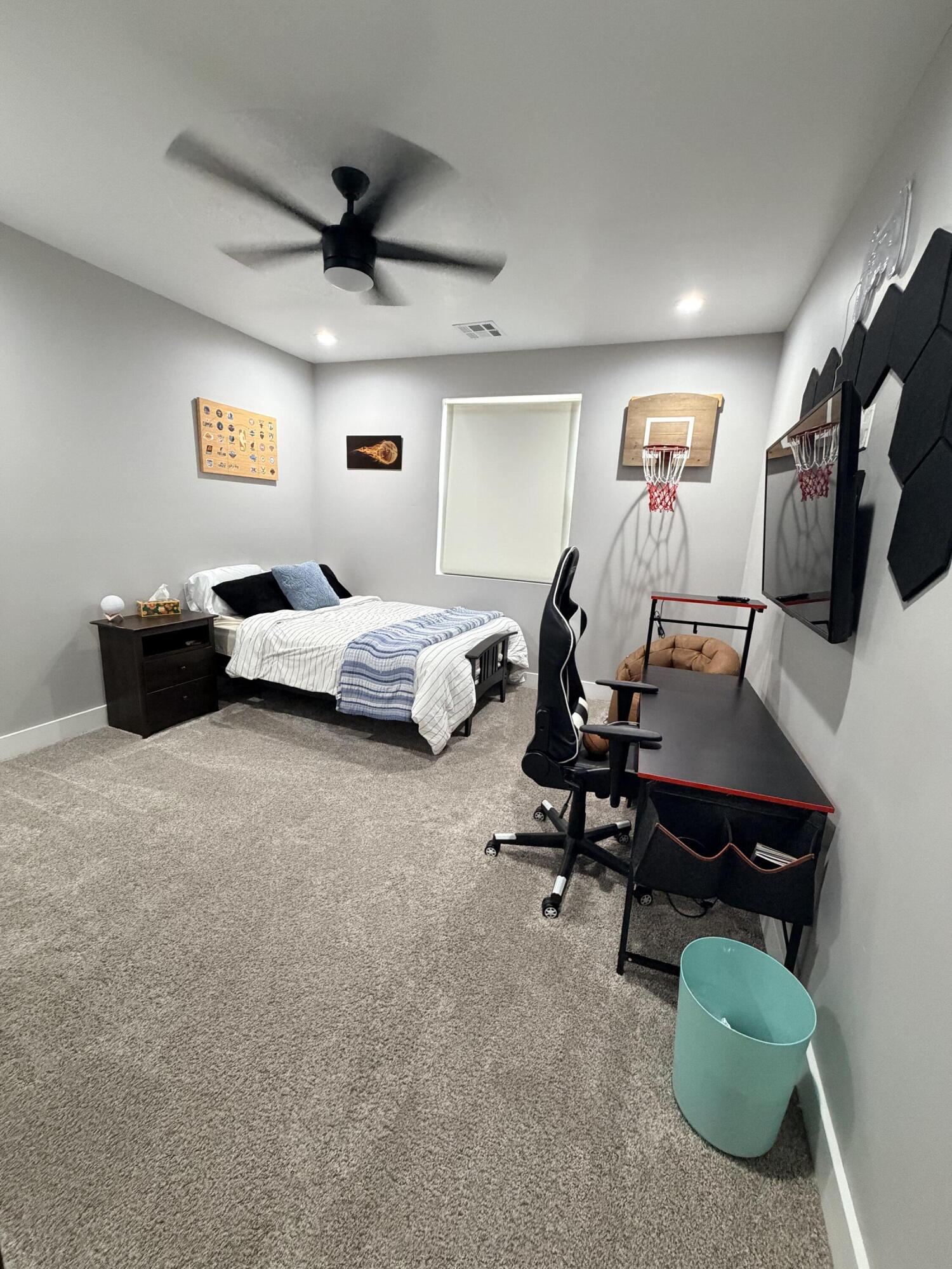 Photo 12 — 412 5th Street NE