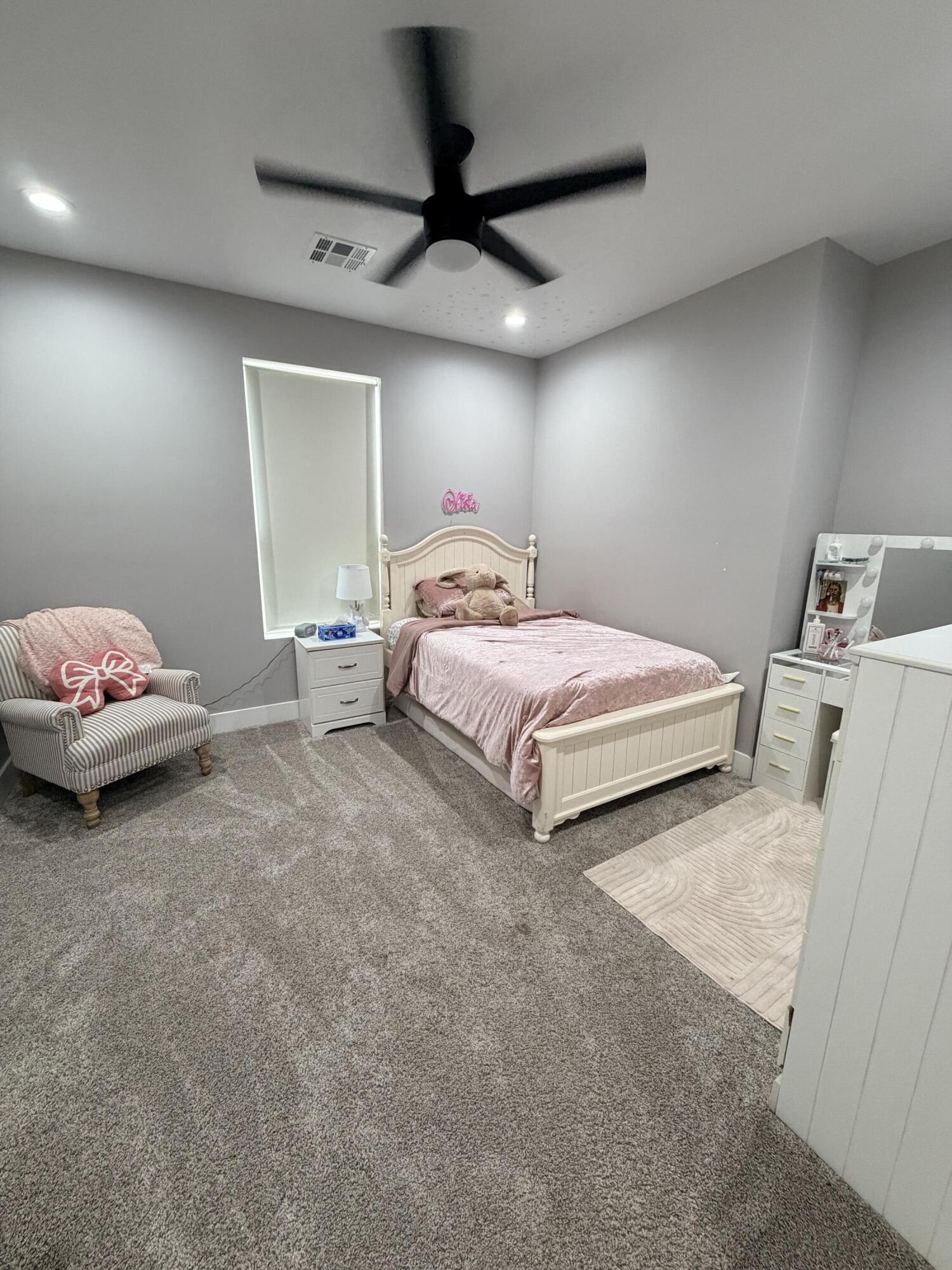 Photo 13 — 412 5th Street NE
