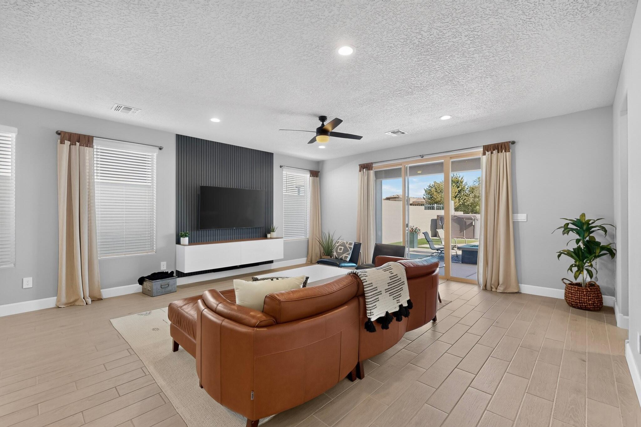Photo 12 — 2554 Guadalupe Road NE
