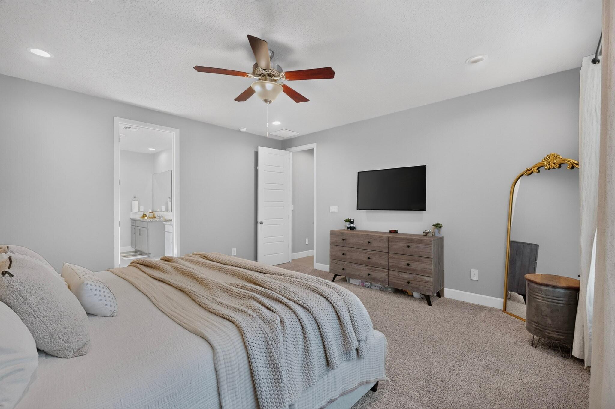 Photo 15 — 2554 Guadalupe Road NE