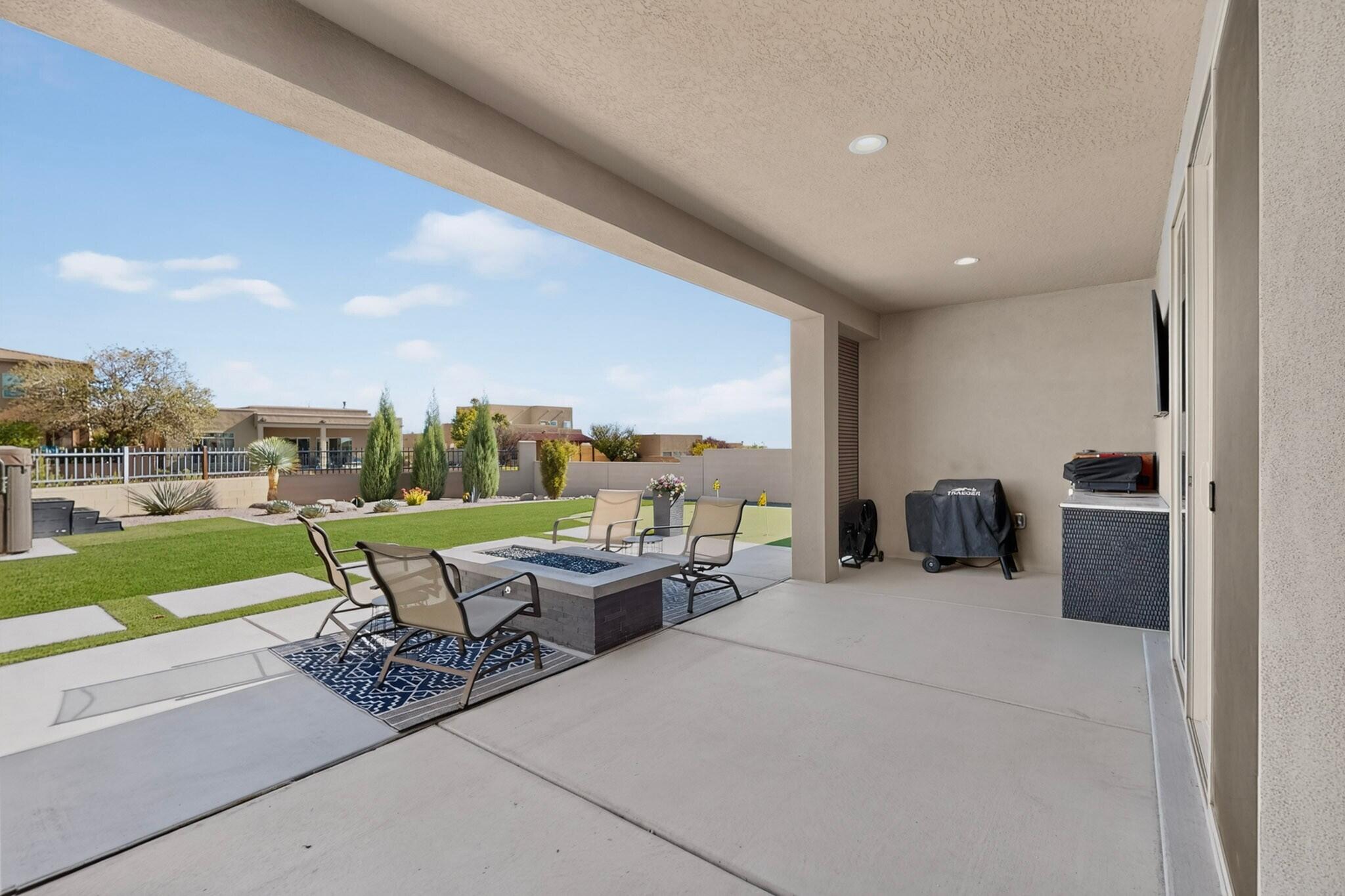 Photo 7 — 2554 Guadalupe Road NE