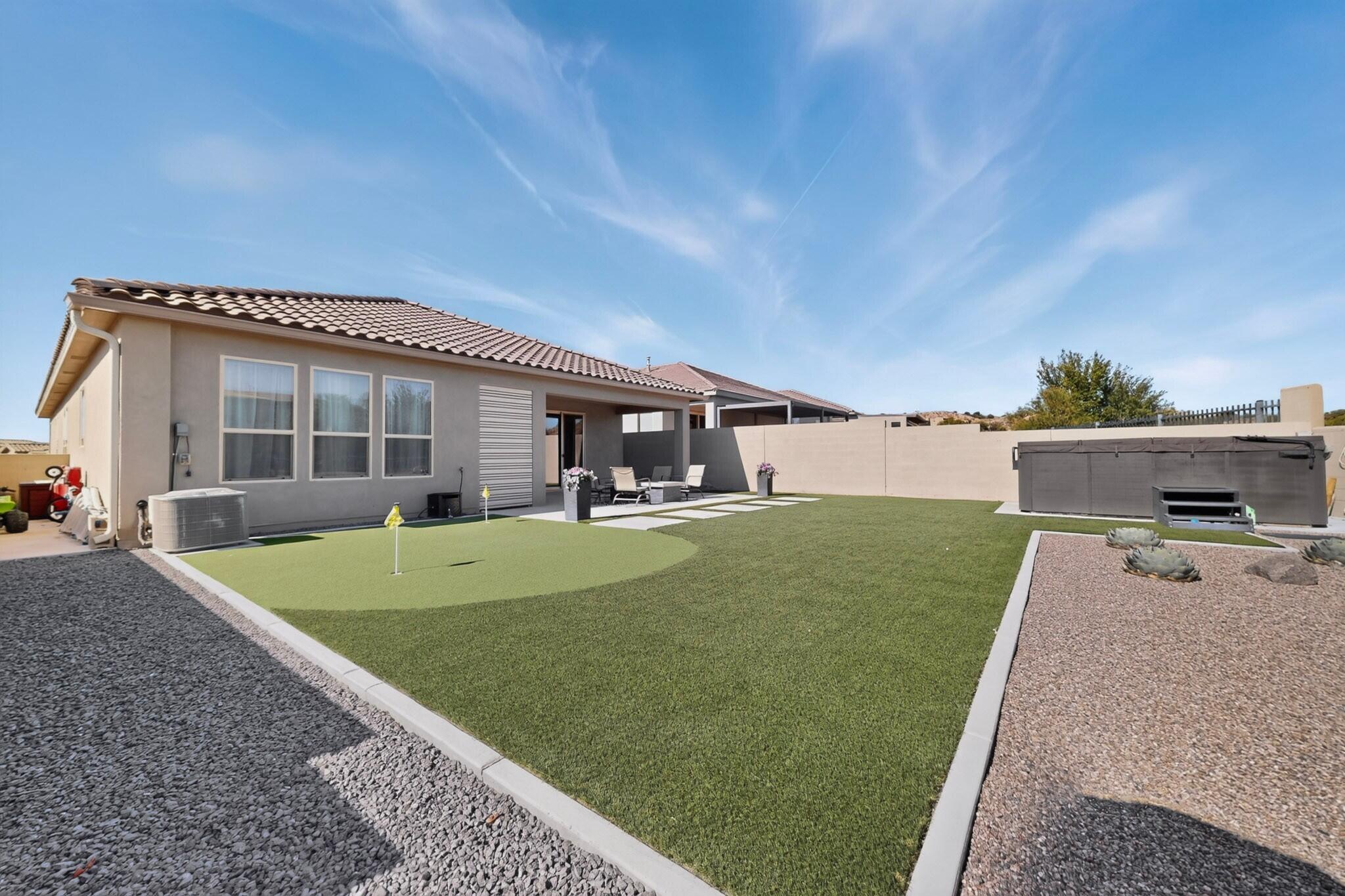 Photo 10 — 2554 Guadalupe Road NE