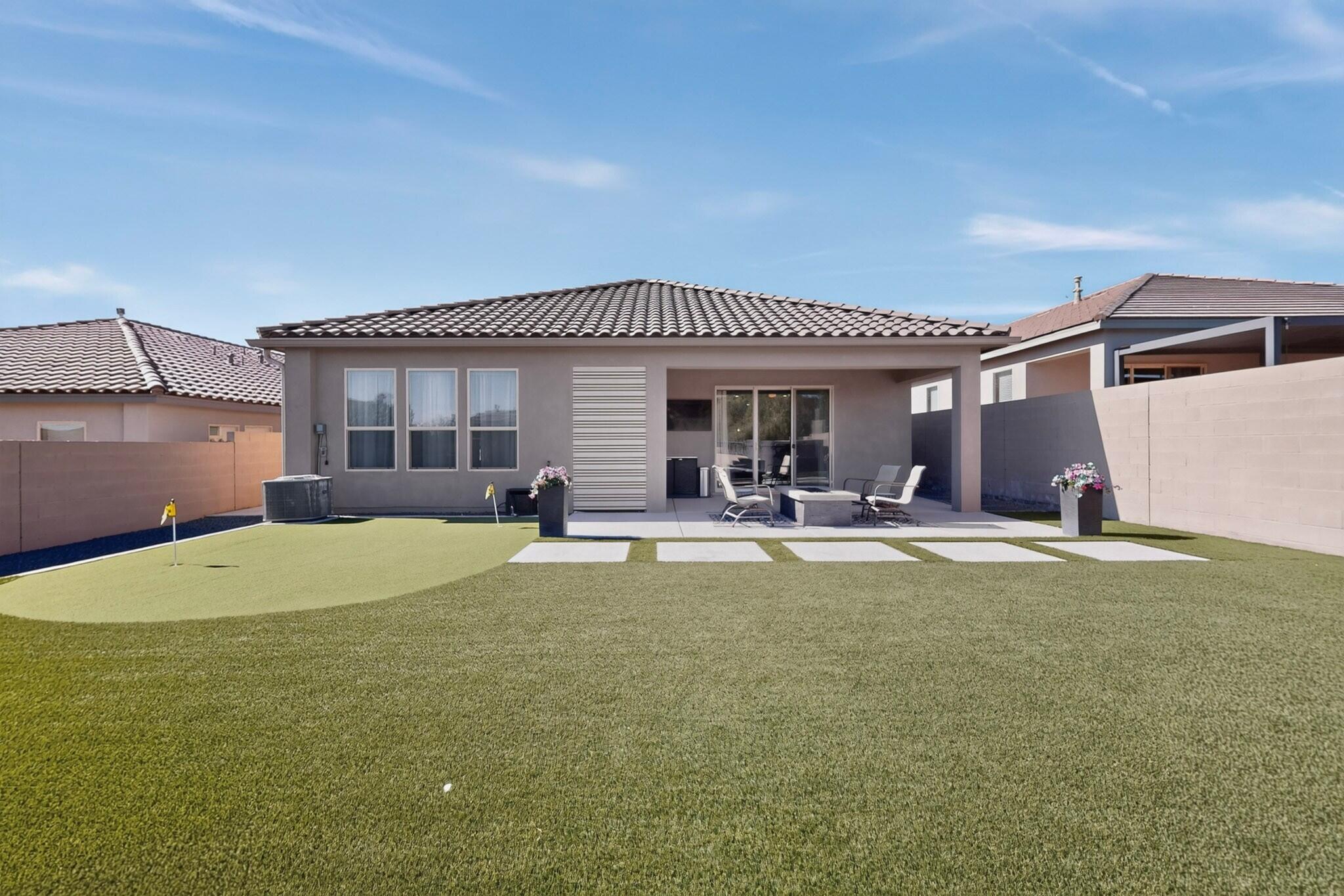 Photo 2 — 2554 Guadalupe Road NE